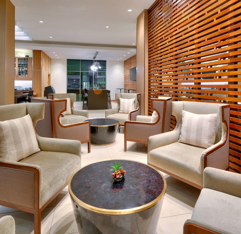 Hotel Hyatt House At Resort/convention Center