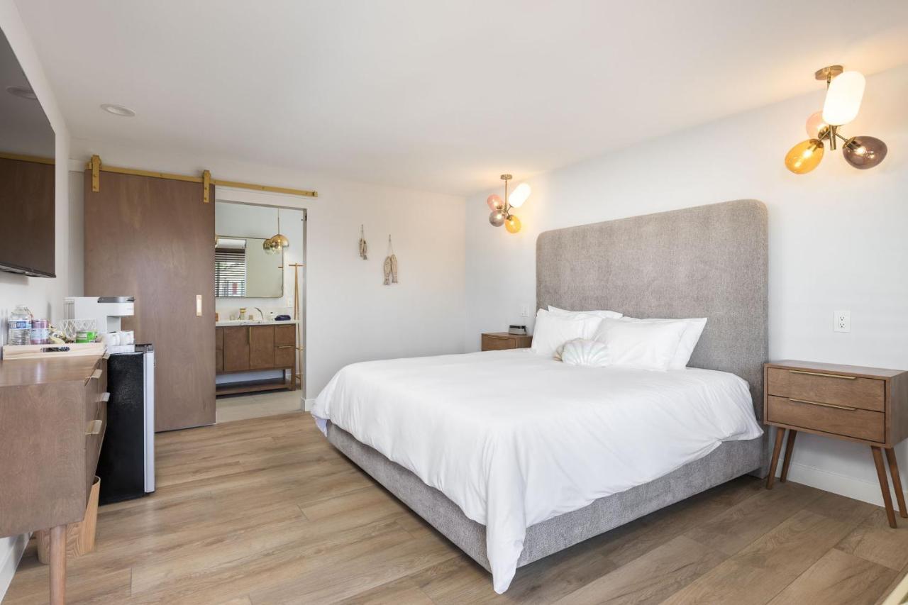 Hotel California 3*