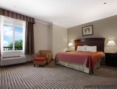 Harbor & Hotel 2*