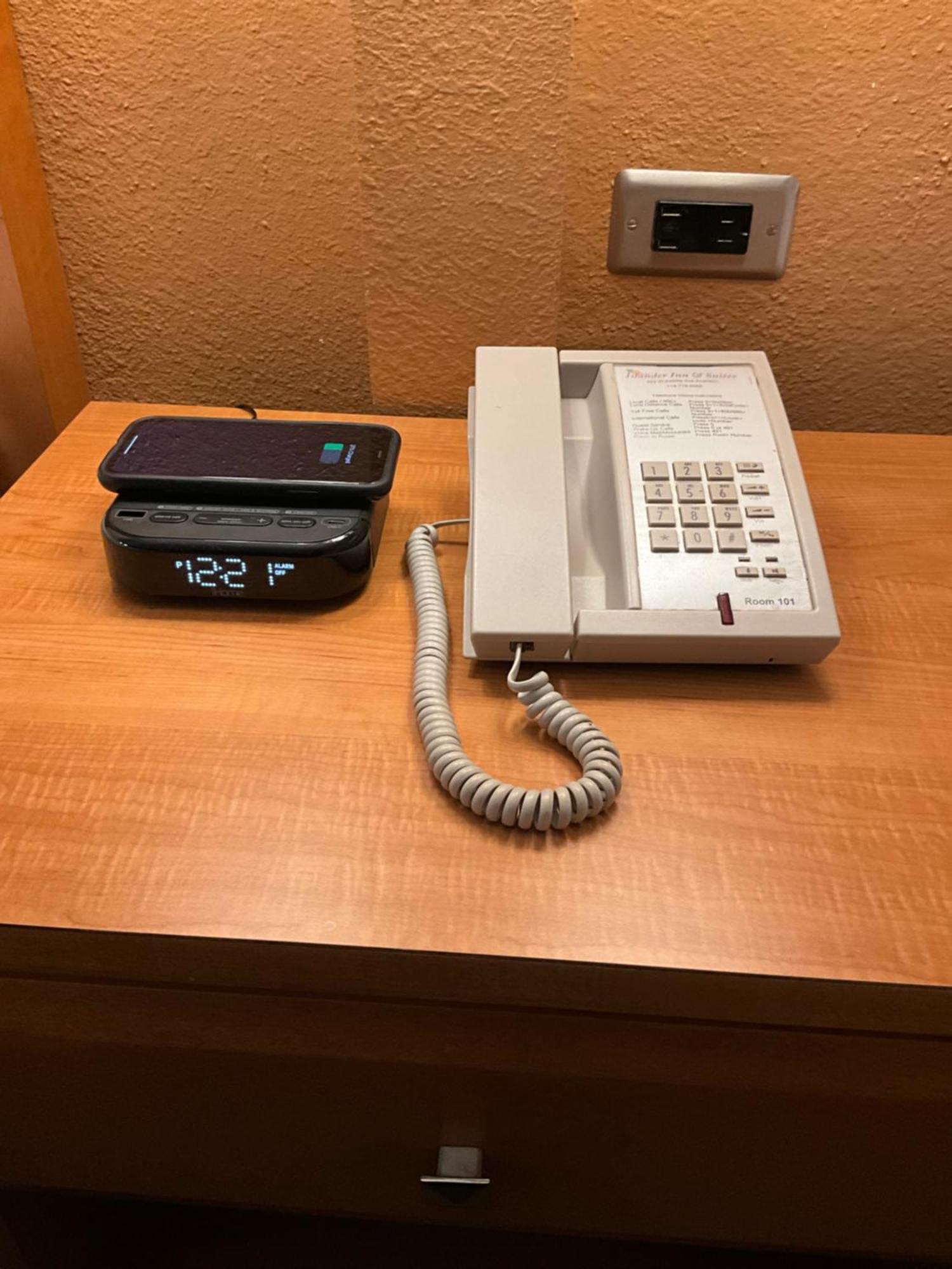 Islander And Near Park And Convention Center Motel 2*