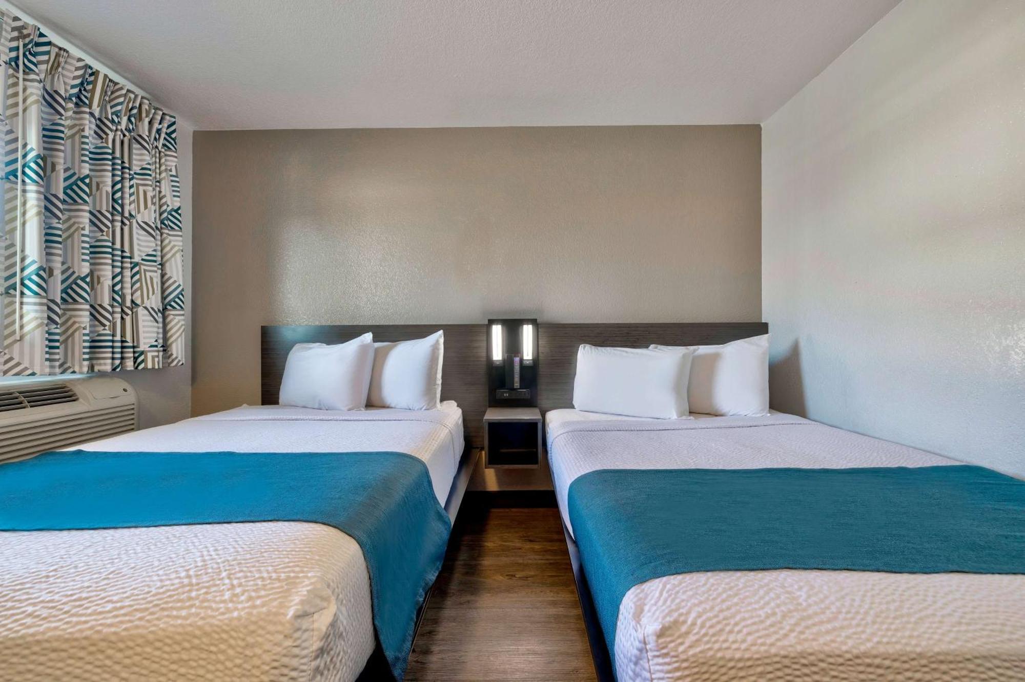 Hotel 6-anaheim, Ca - Fullerton East 2*