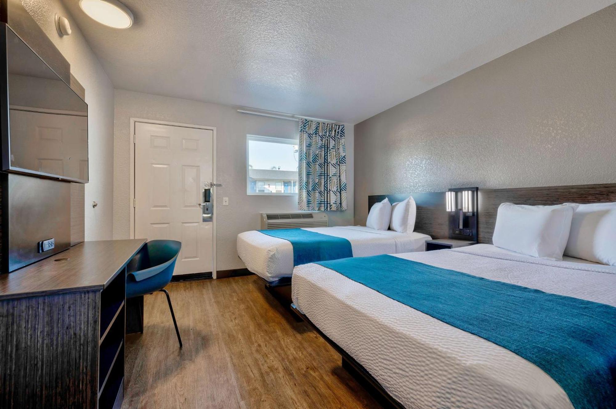 Hotel 6-anaheim, Ca - Fullerton East Anaheim