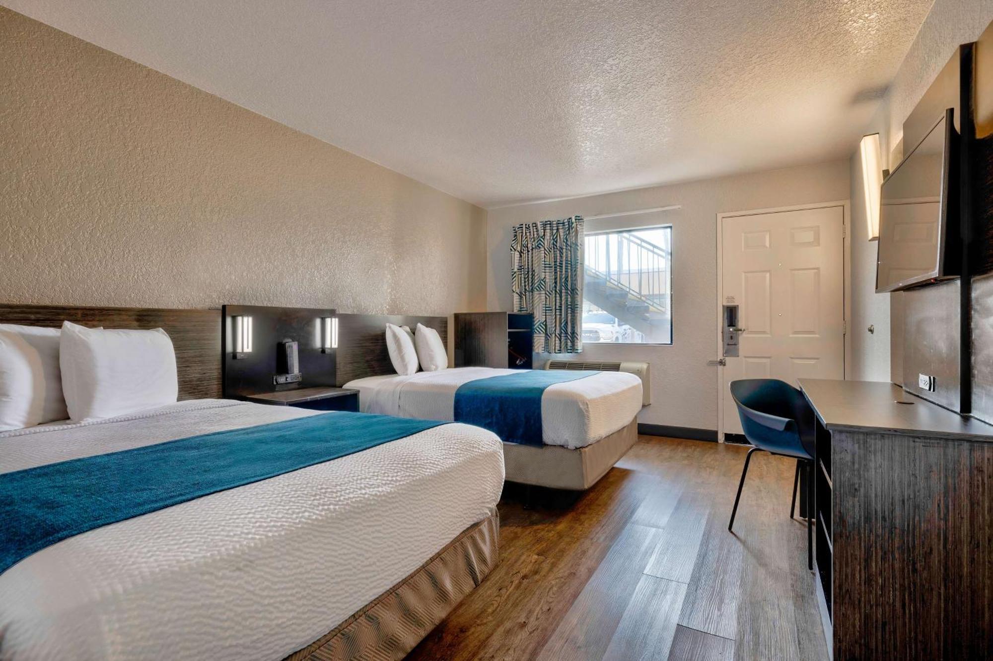 Hotel 6-anaheim, Ca - Fullerton East 2*