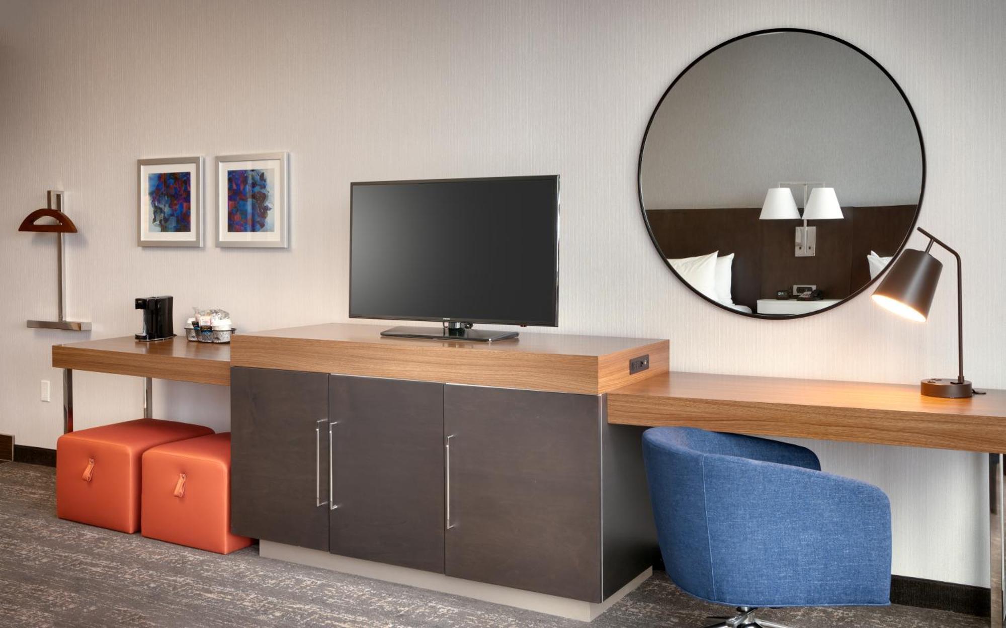 Hotel Hampton & Convention Center Anaheim