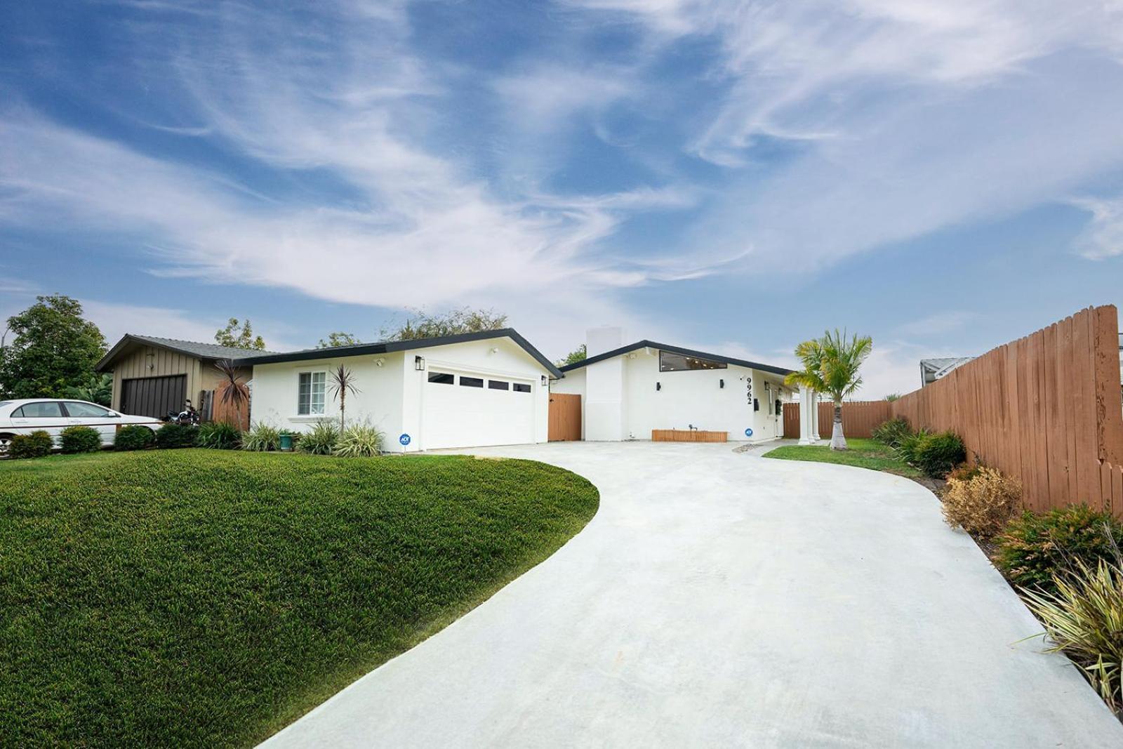 Luxury Disneyland Home: Family & Exec Friendly * Anaheim