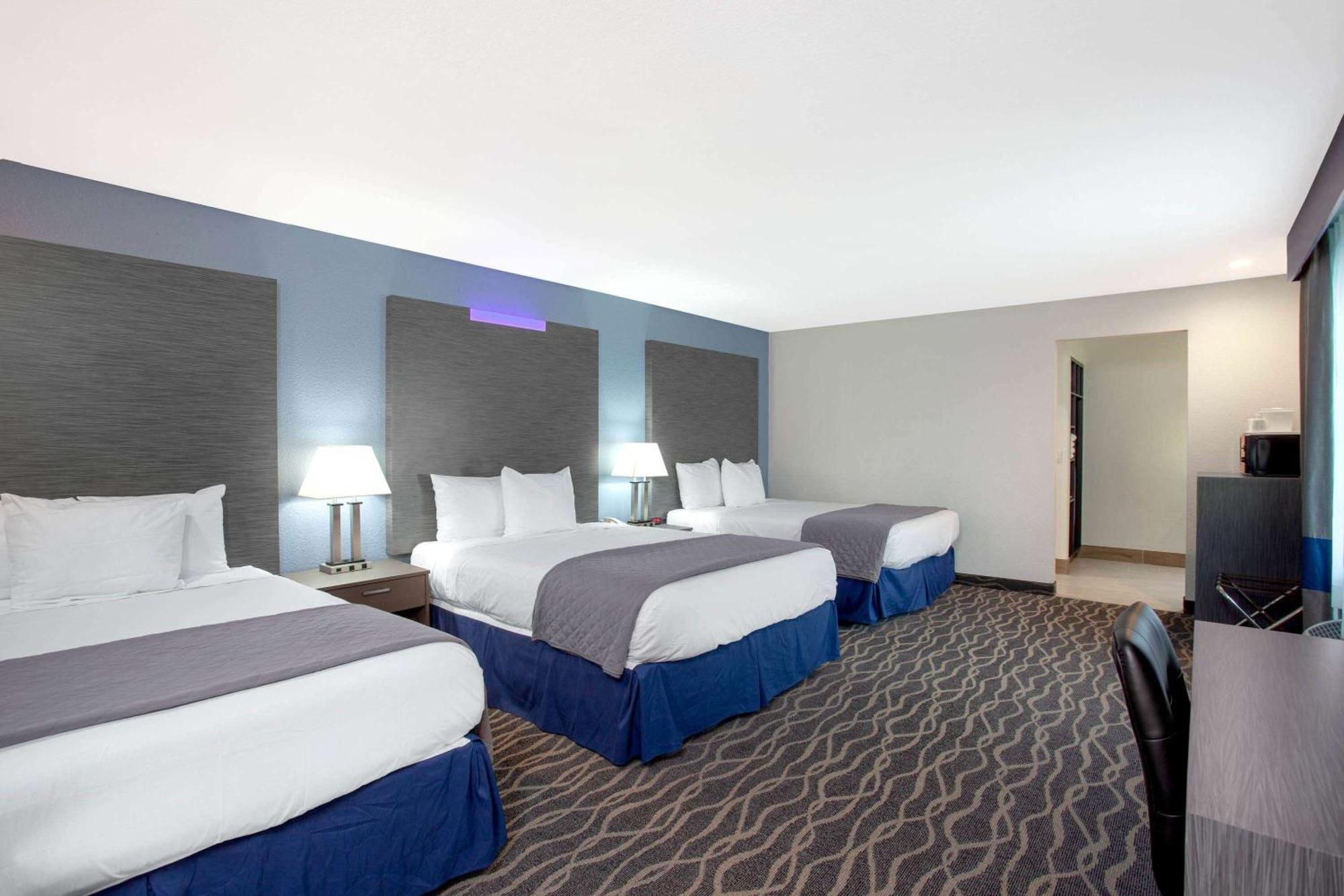 Travelodge & By Wyndham On Disneyland Dr Hotel 2*