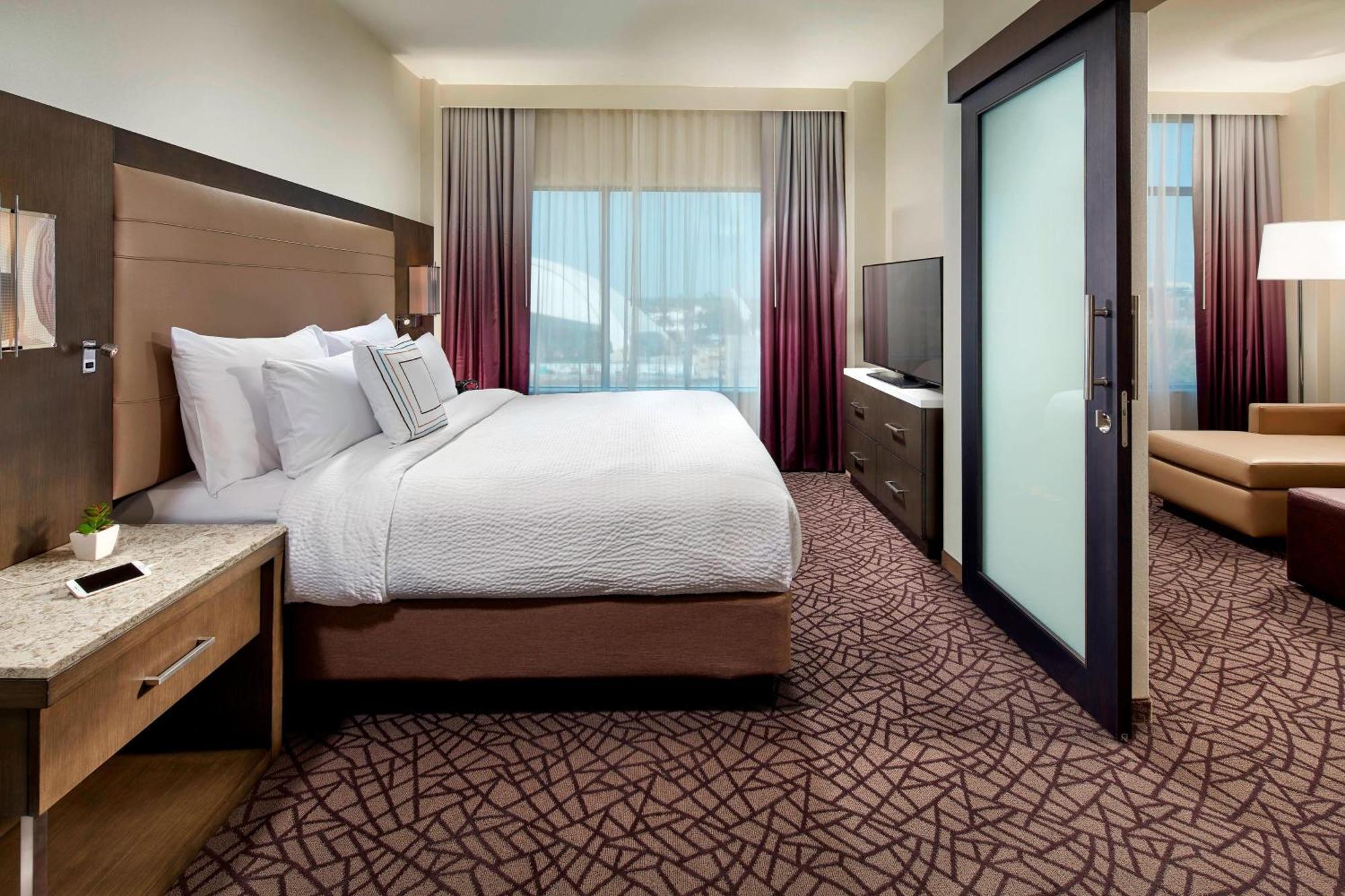 Hotel By Marriott At Resort/convention Center