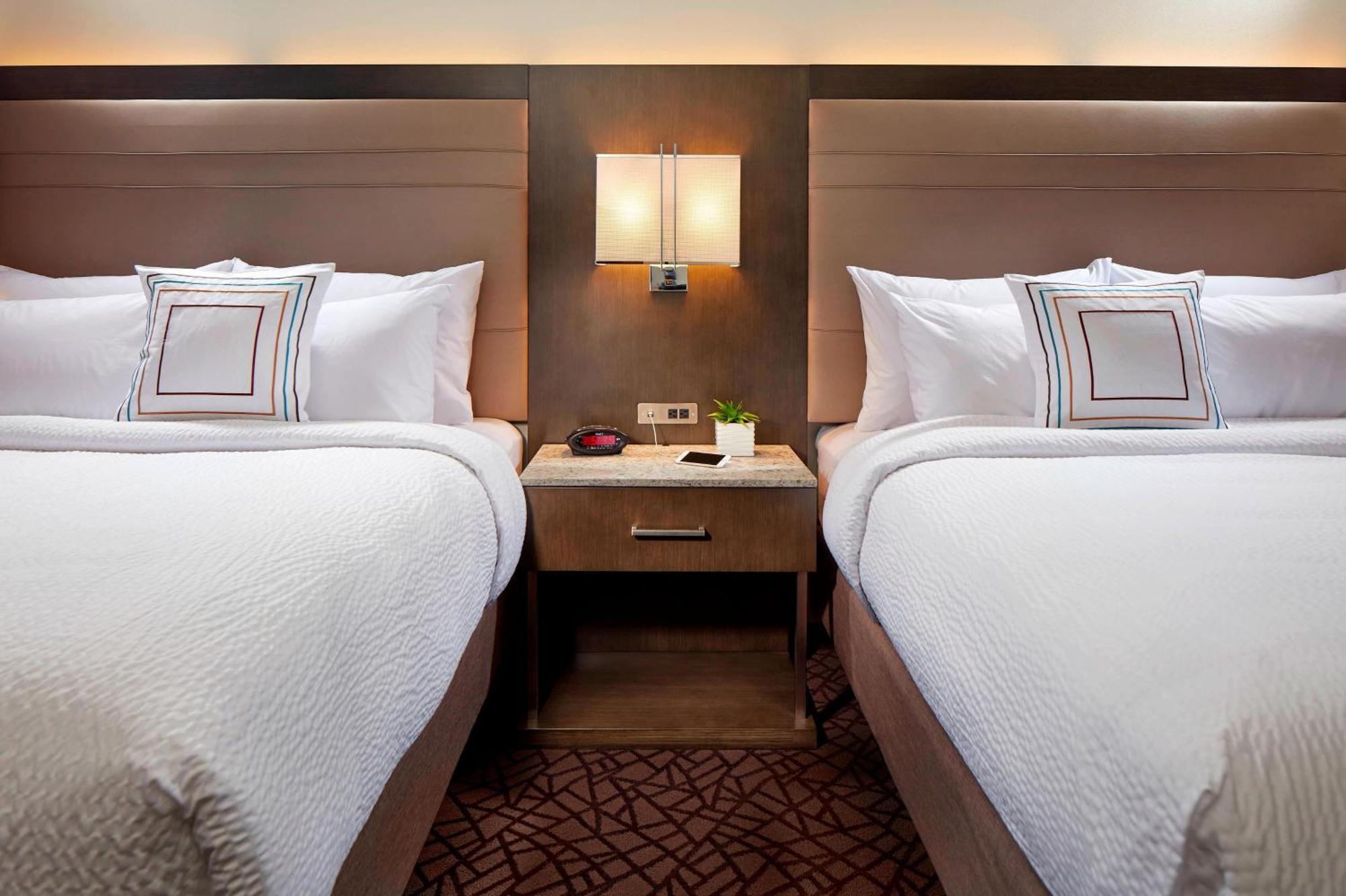 By Marriott At Resort/convention Center Hotel 3*
