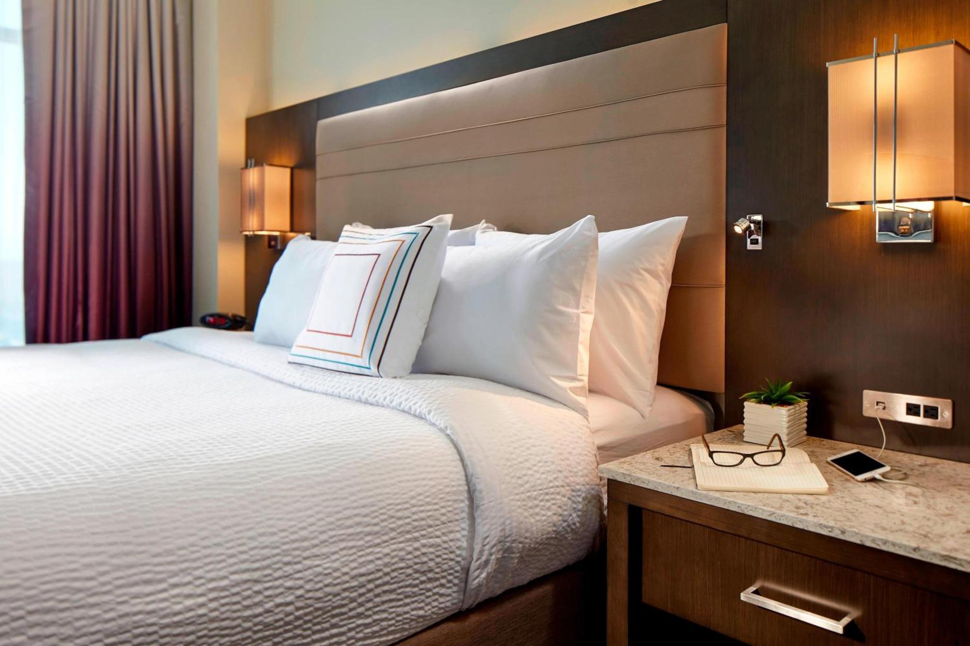 By Marriott At Resort/convention Center Anaheim