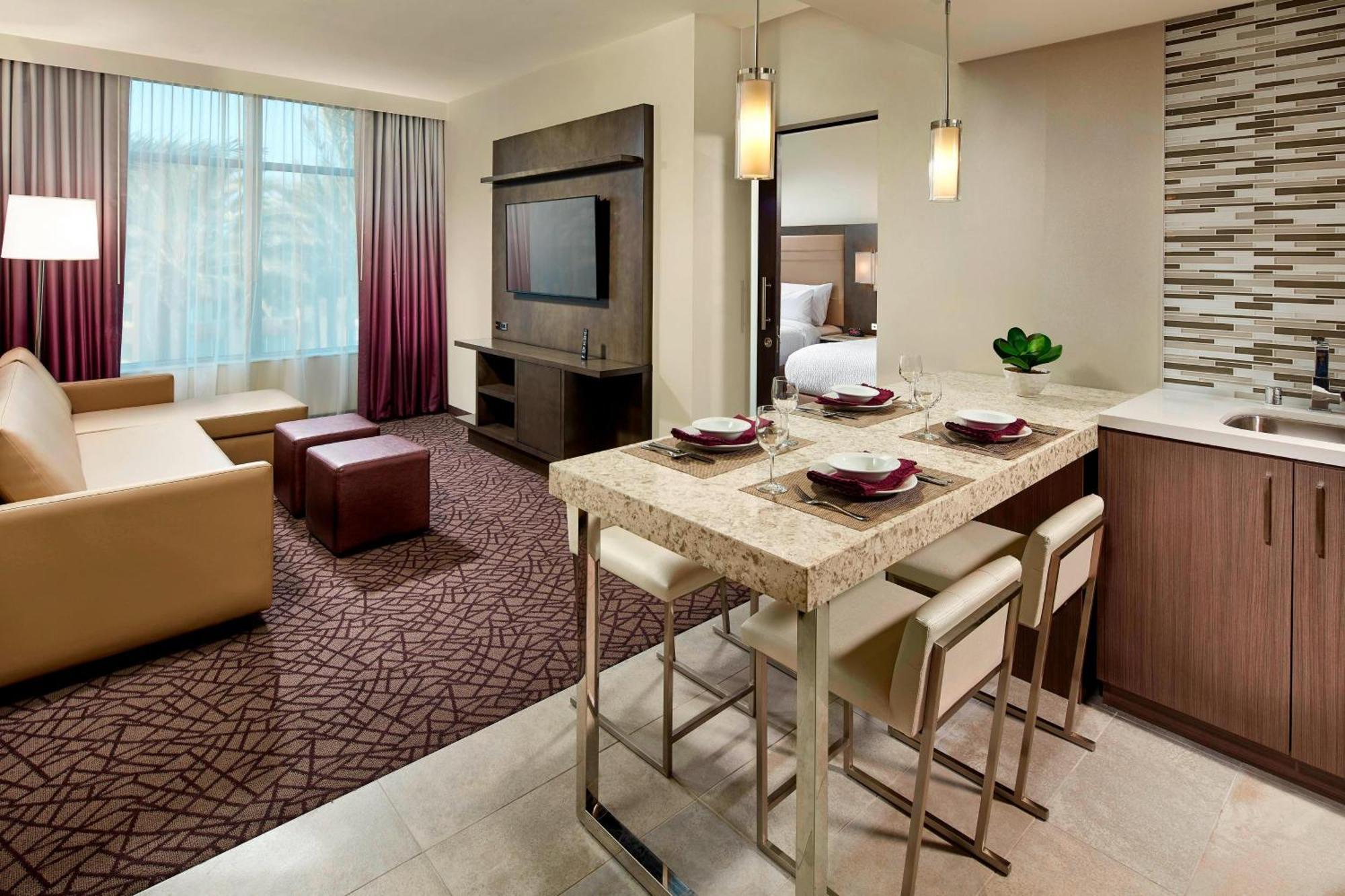 By Marriott At Resort/convention Center Hotel 3*