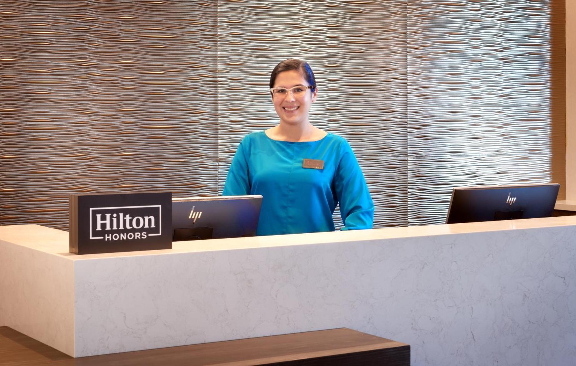 Hotel Hampton & Convention Center 3*