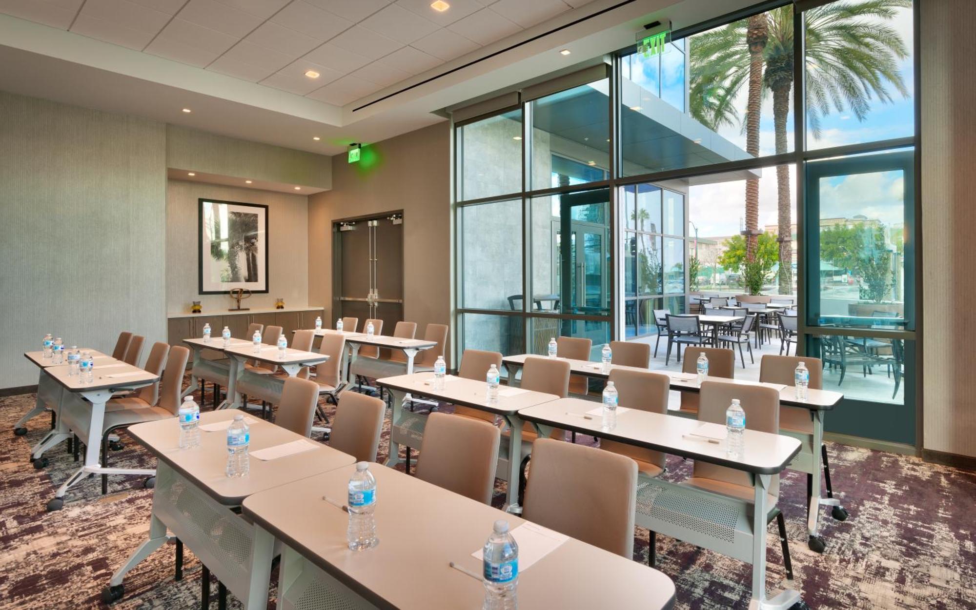 Hotel Hampton & Convention Center