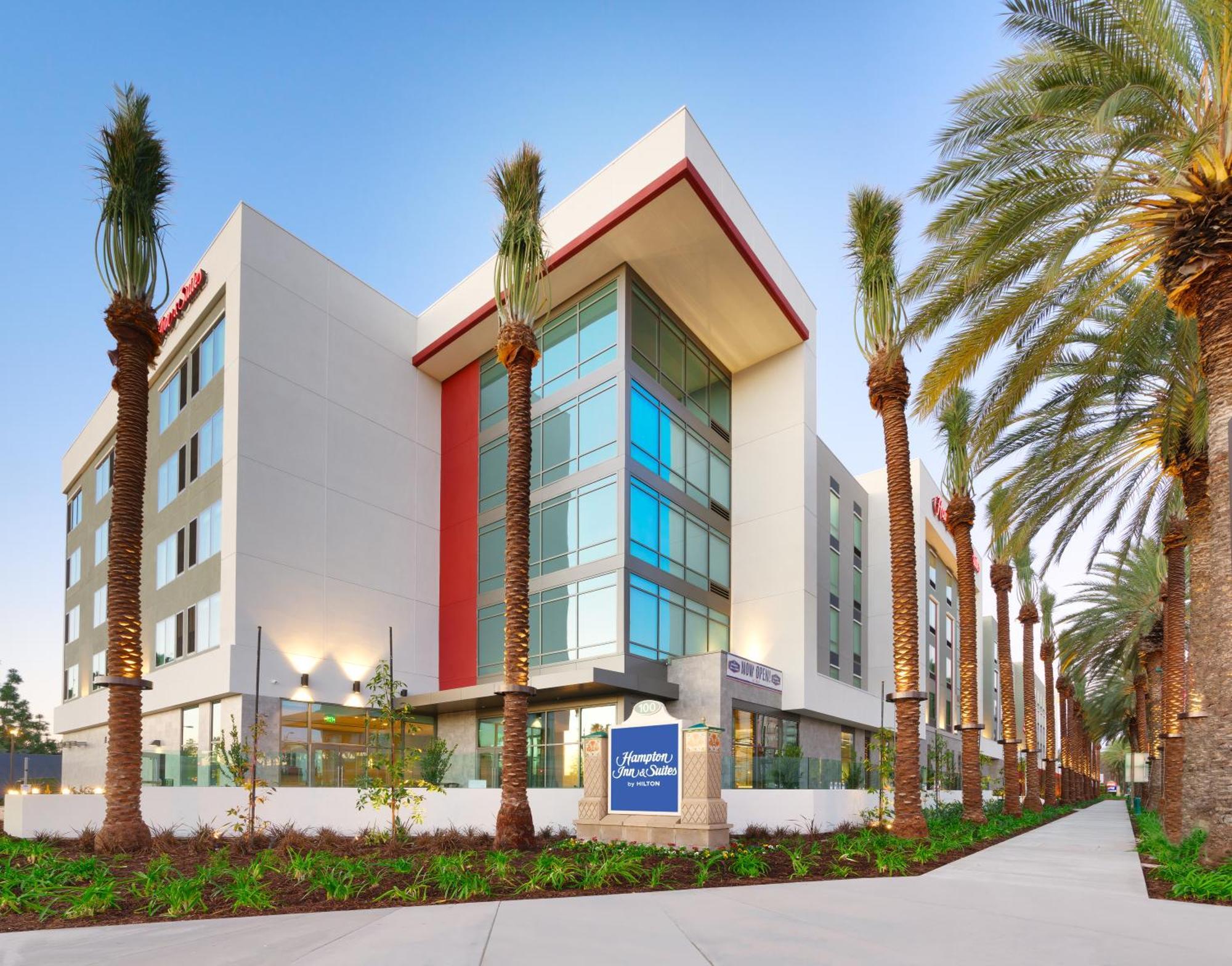 Hampton & Convention Center 3* Anaheim