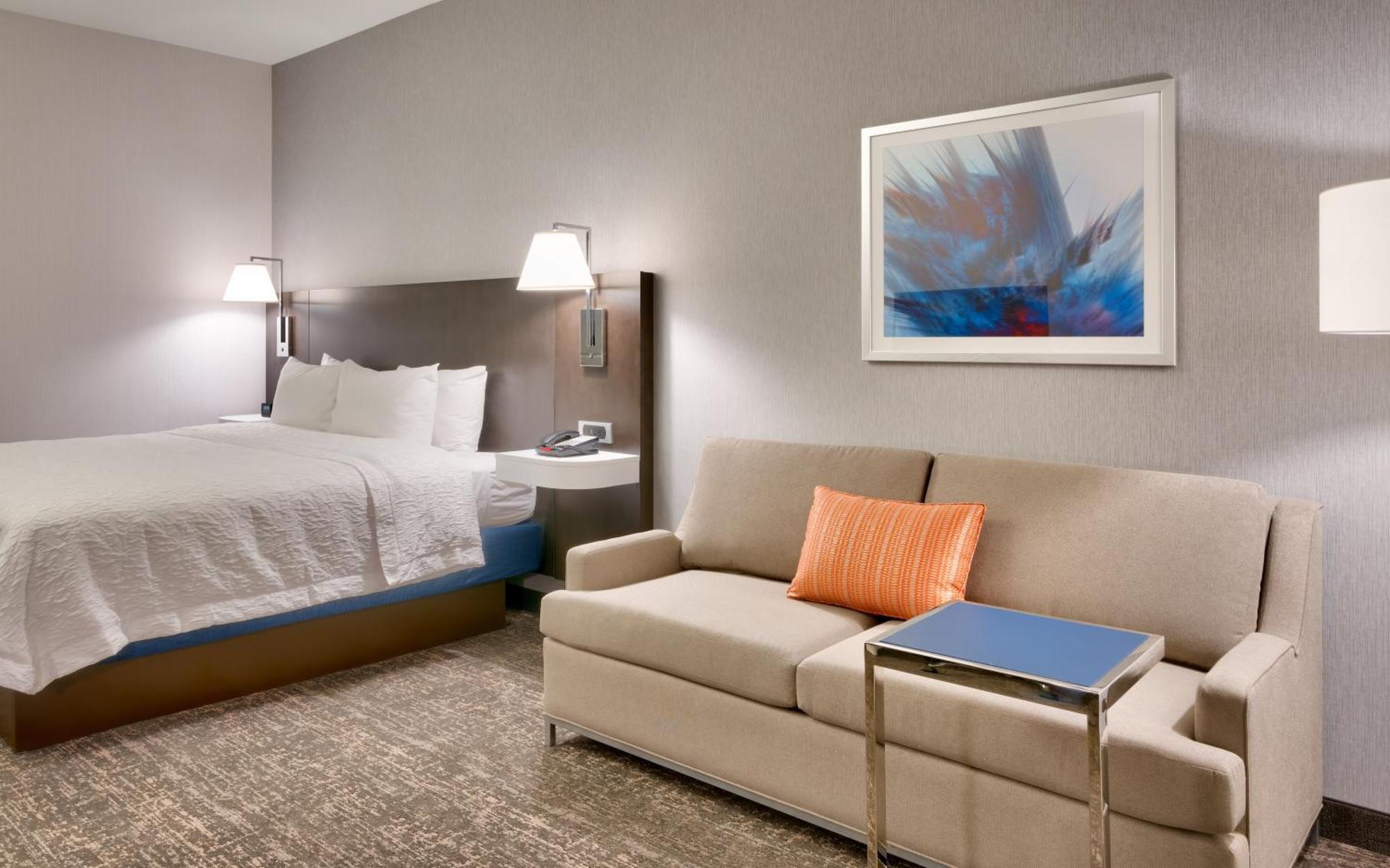 Hampton & Convention Center Anaheim