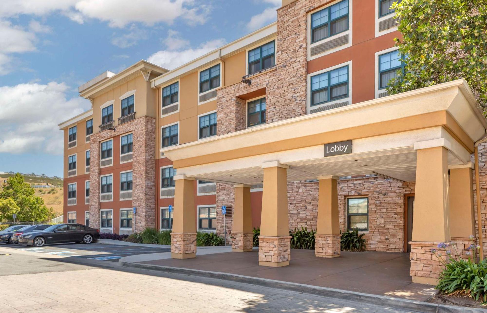 Extended - Yorba Linda Hotel 2*