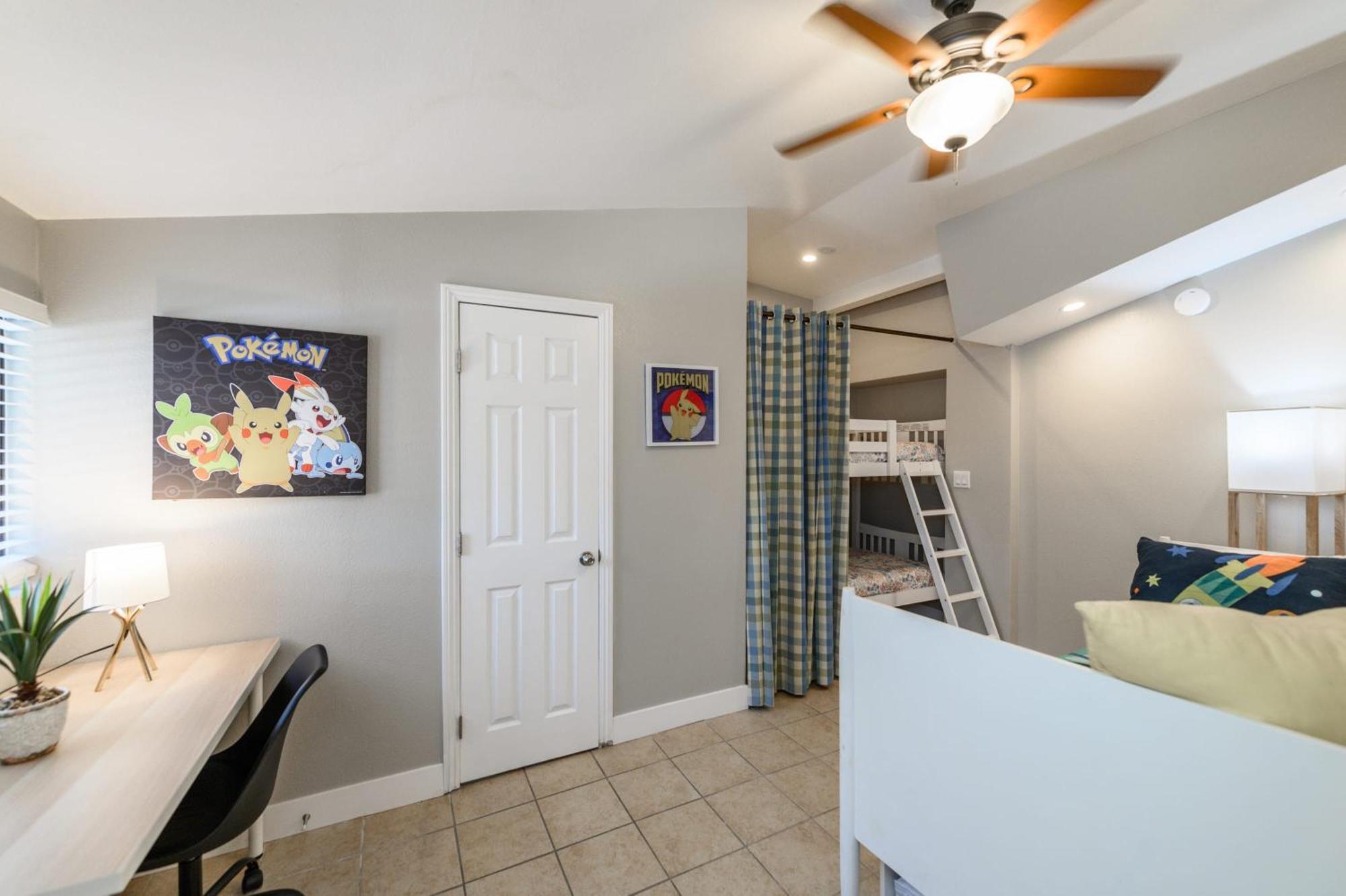 Holiday home Disneyland Dream 5 Bedroom 3 Bath Theater Games Pool Table Anaheim