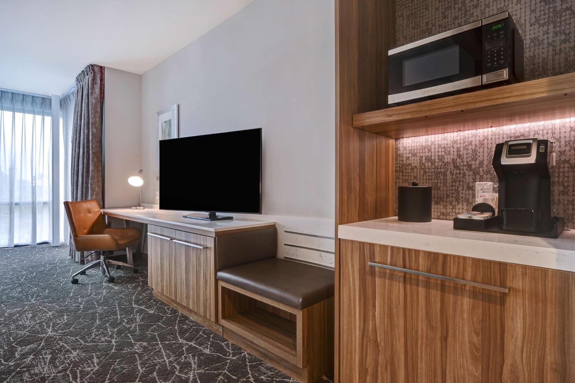 Hilton Garden Hotel 3*