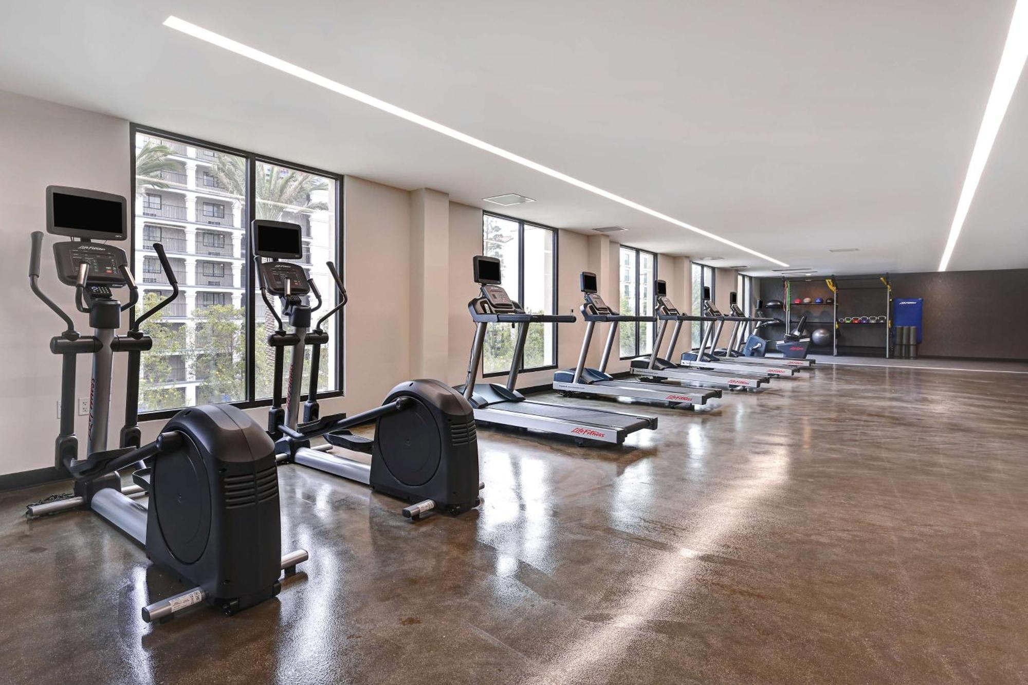Hilton Garden 3*