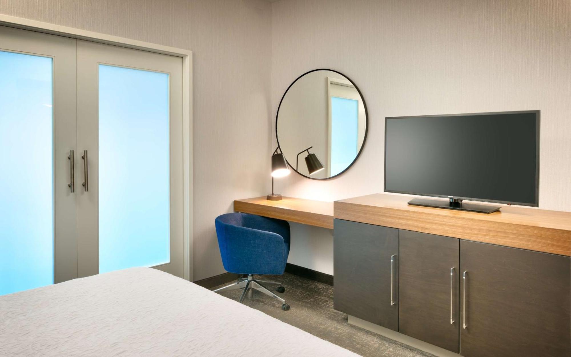 Hotel Hampton & Convention Center Anaheim
