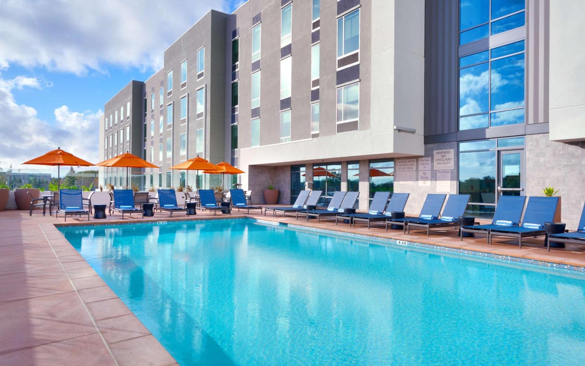 Hampton & Convention Center Anaheim