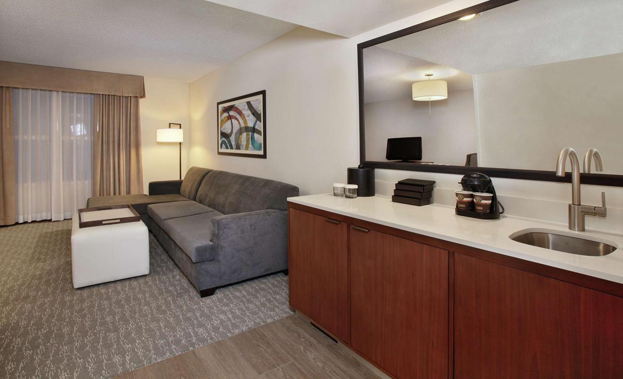 Hotel Embassy By Hilton North Anaheim
