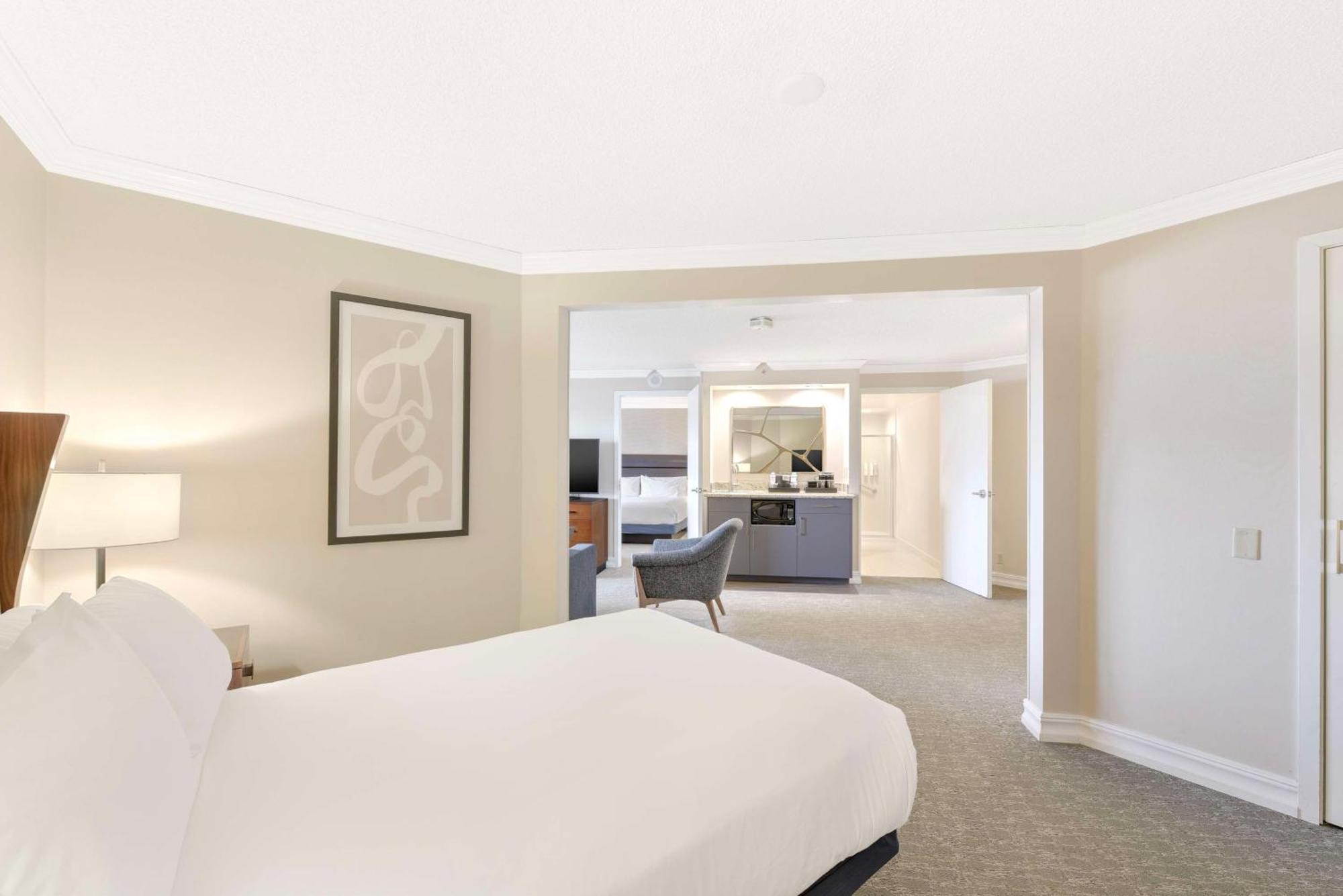 Hotel Embassy By Hilton Anaheim-orange 3*