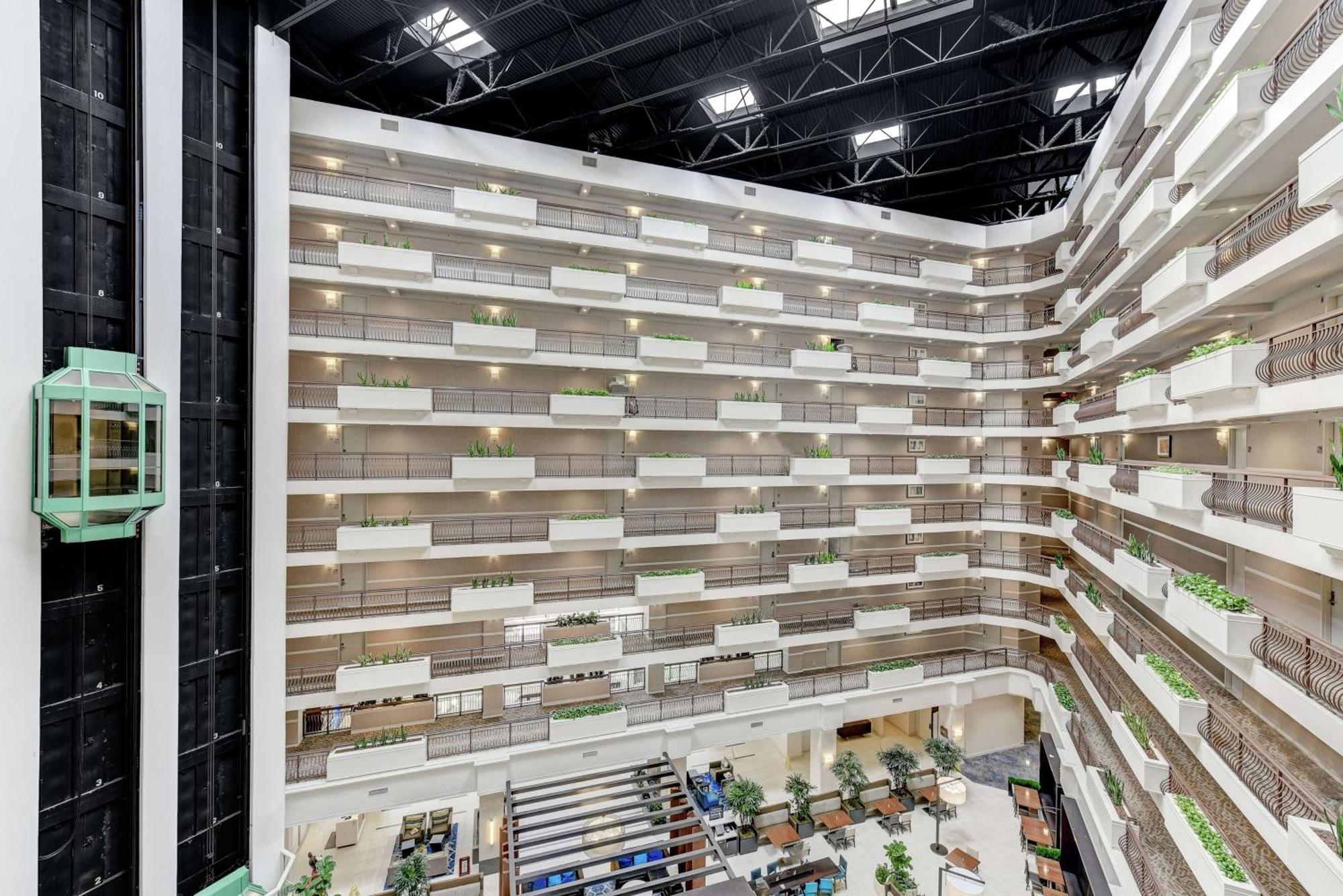 Hotel Embassy By Hilton Anaheim-orange Anaheim