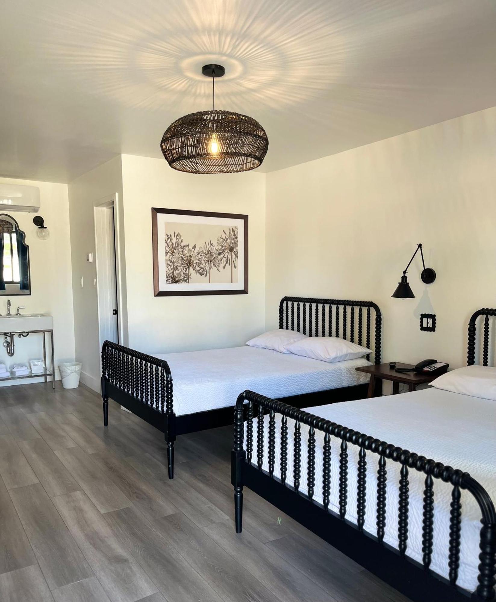 Maingate Motel 2*