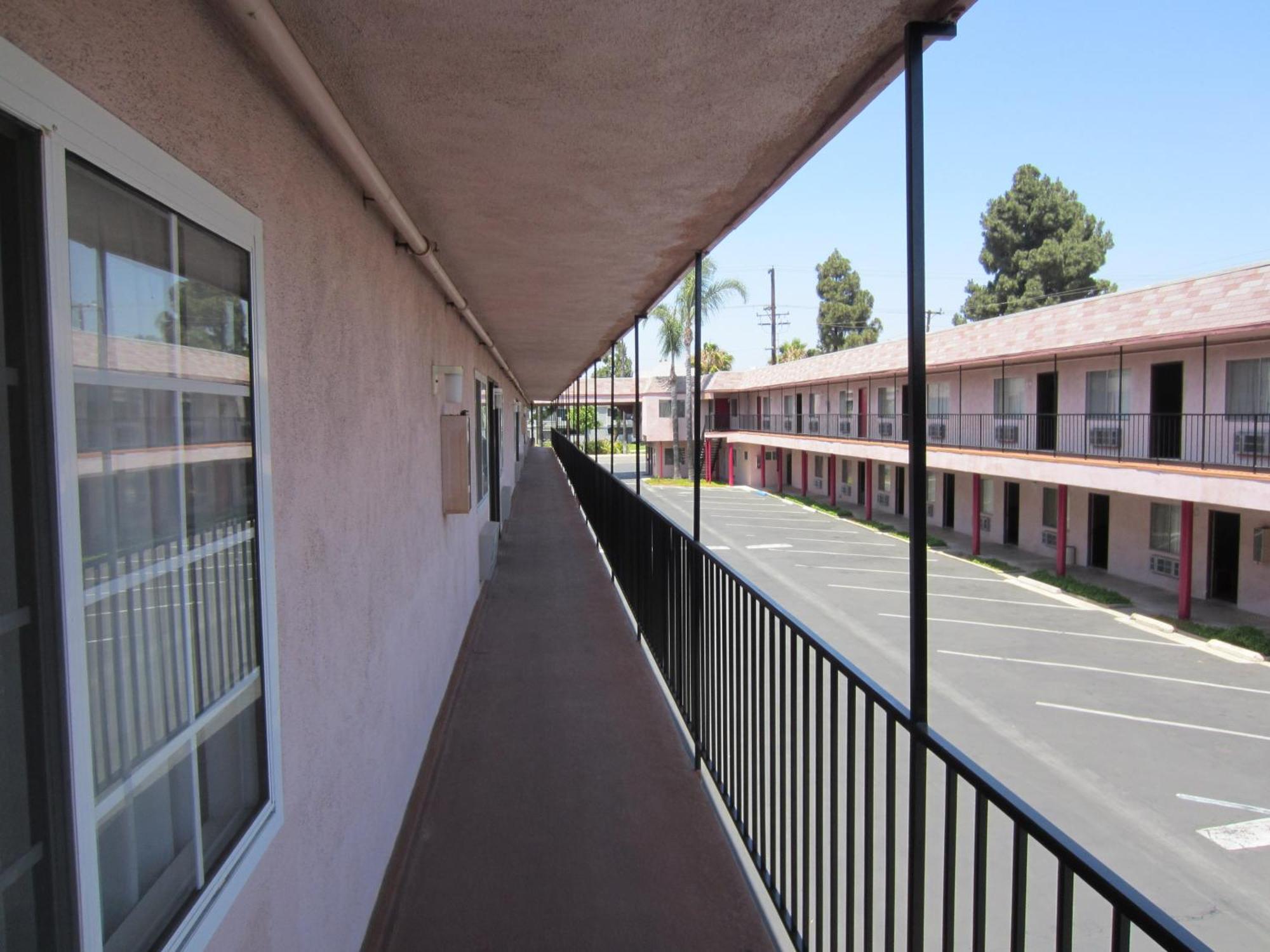 Motel Welcome & 2*