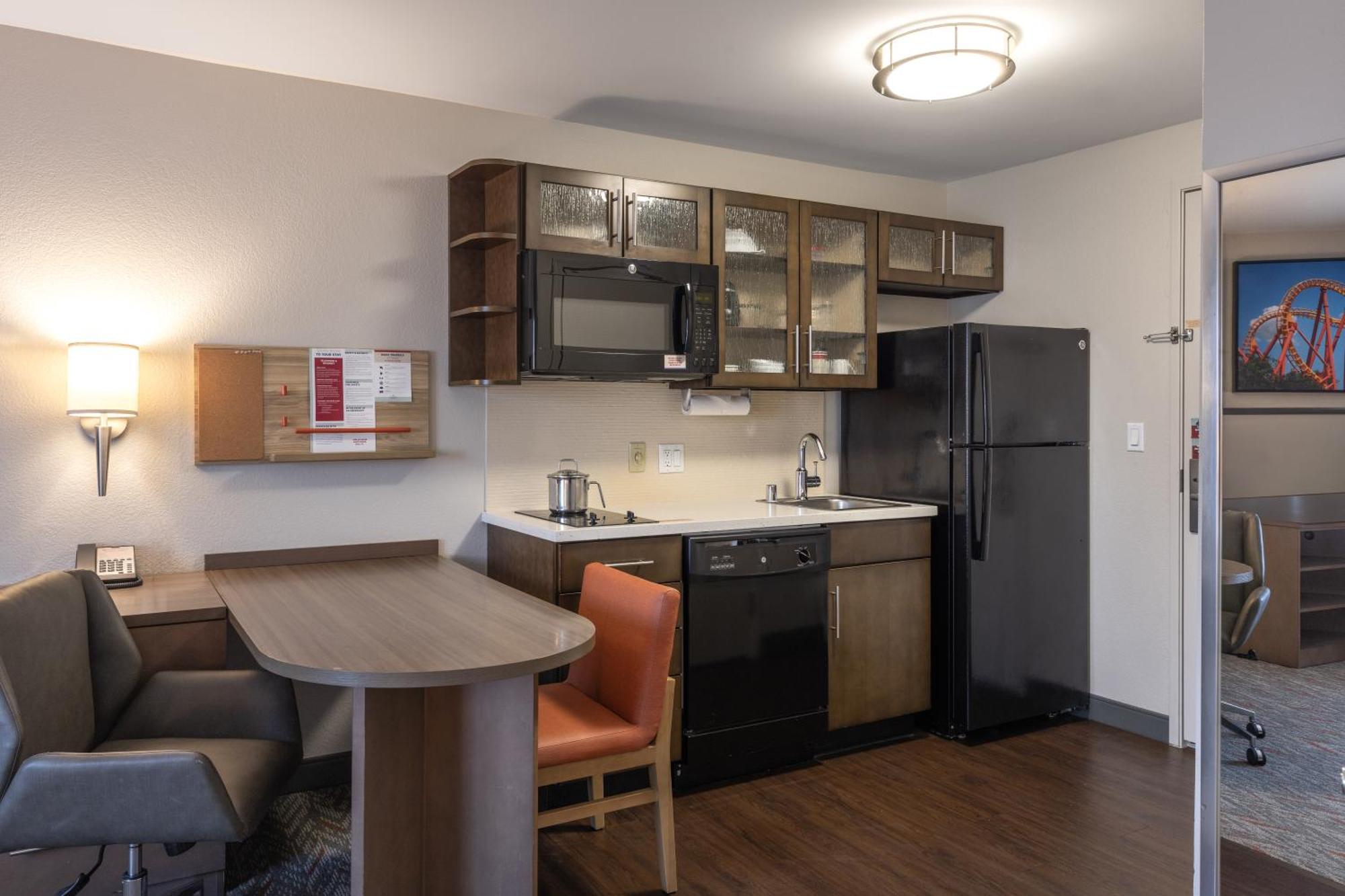 Candlewood - Area By Ihg Hotel Anaheim