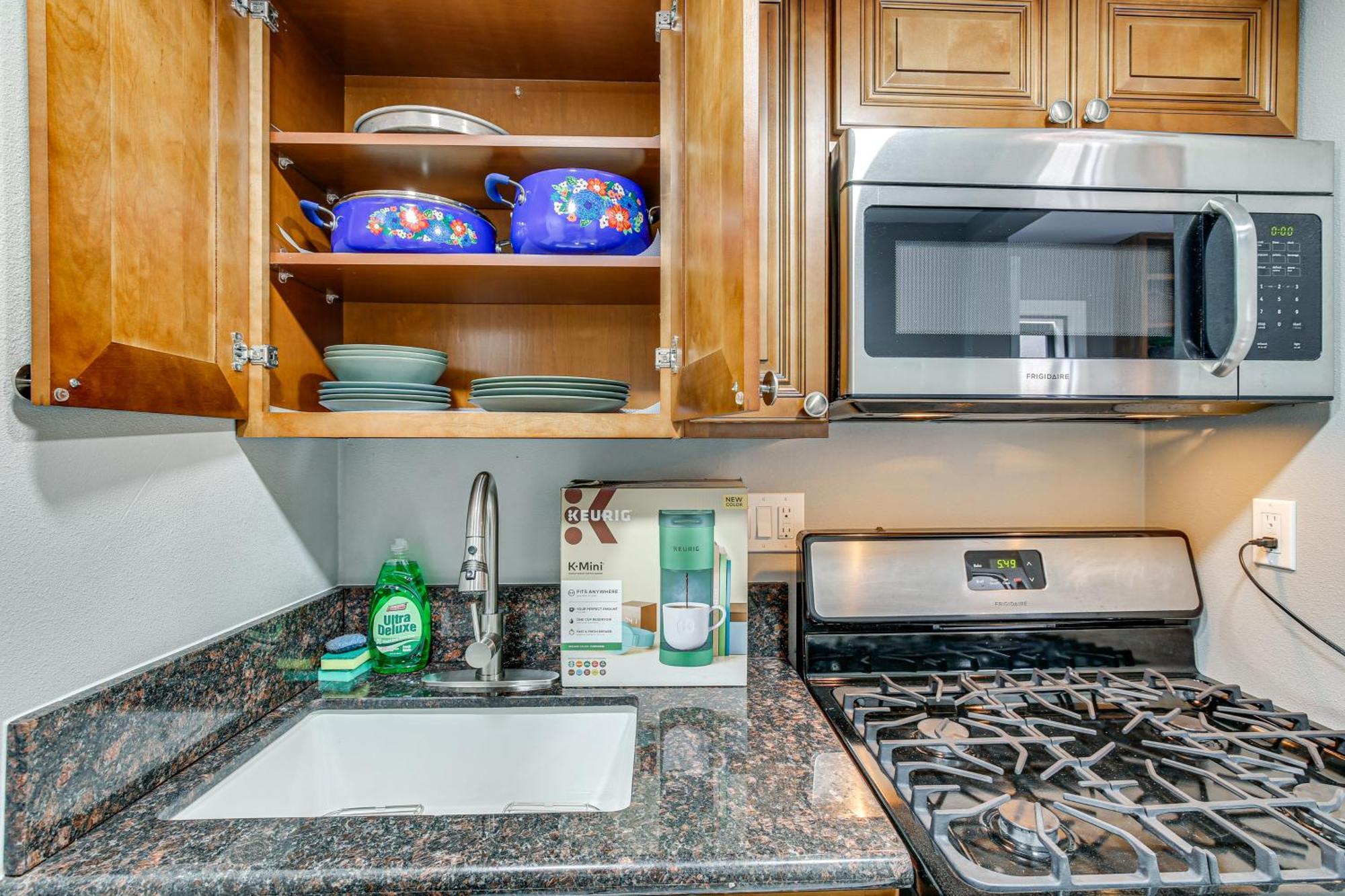 Apartment With Fireplace 14 Mi To Disneyland!