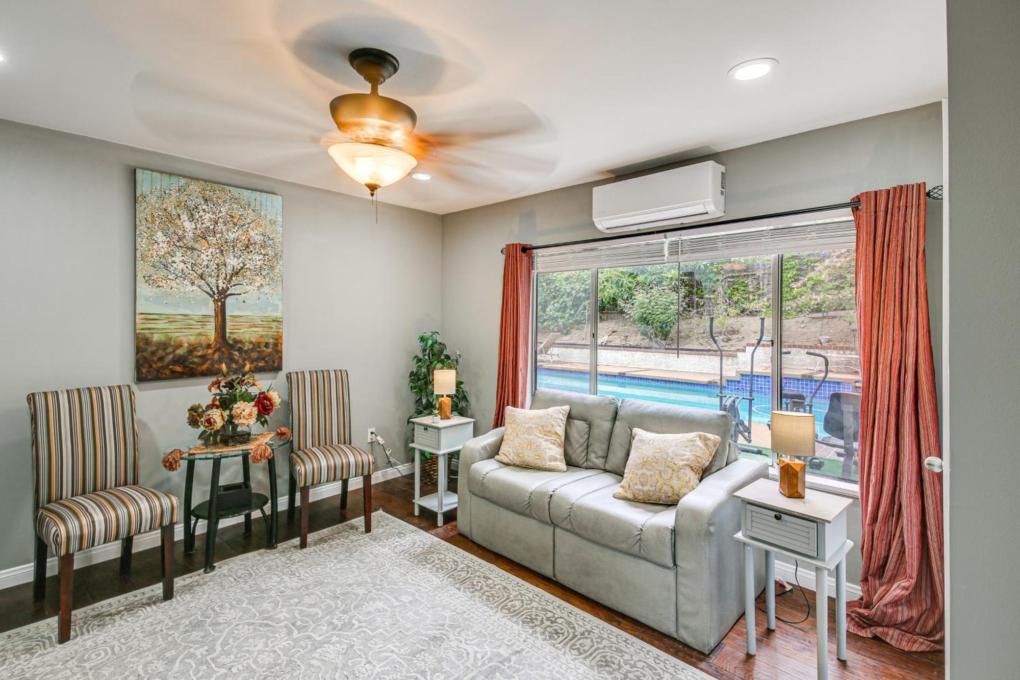 Apartment With Fireplace 14 Mi To Disneyland! *