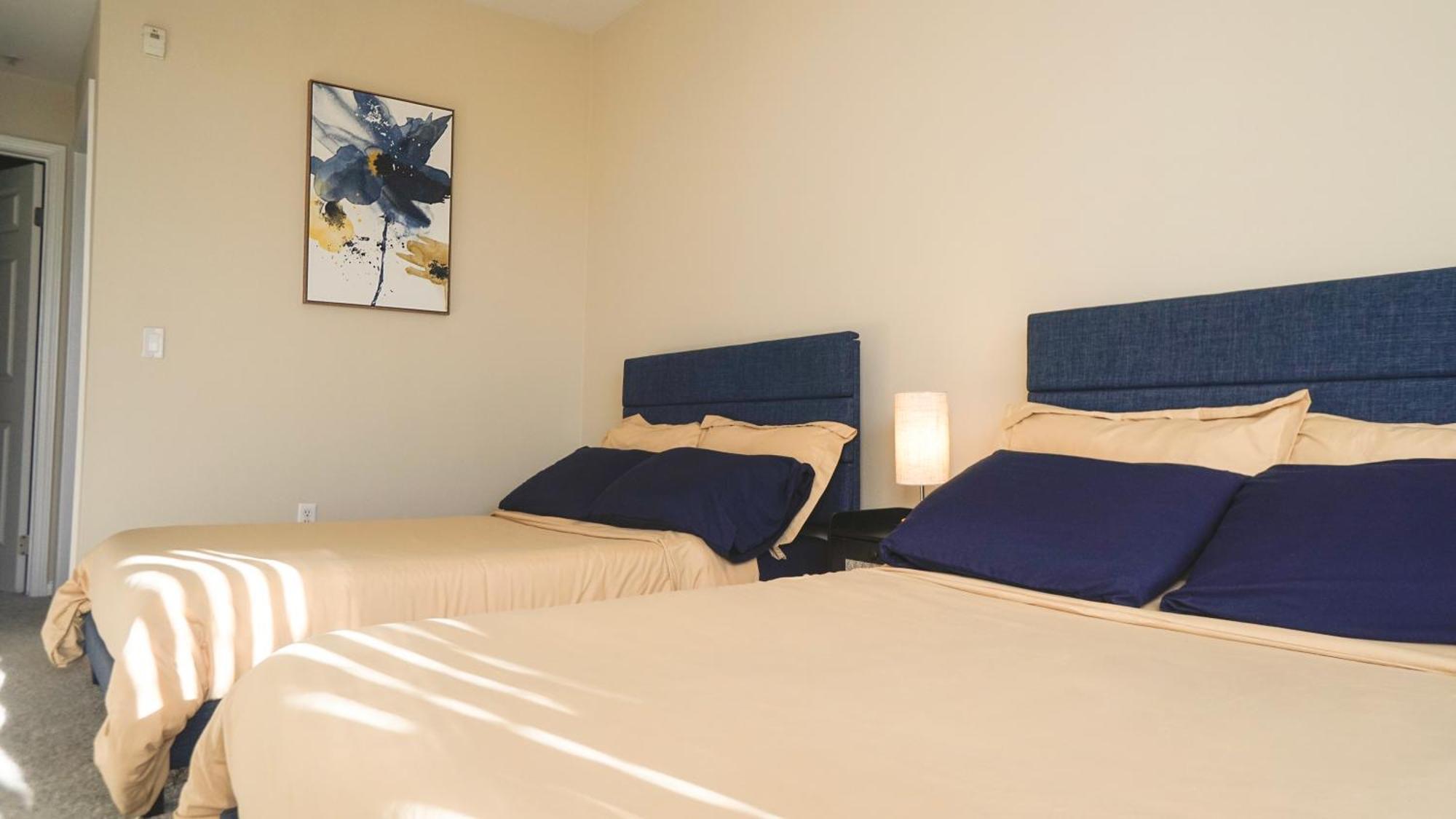 Spacious Two Bedroom Near Disneyland Apartment *