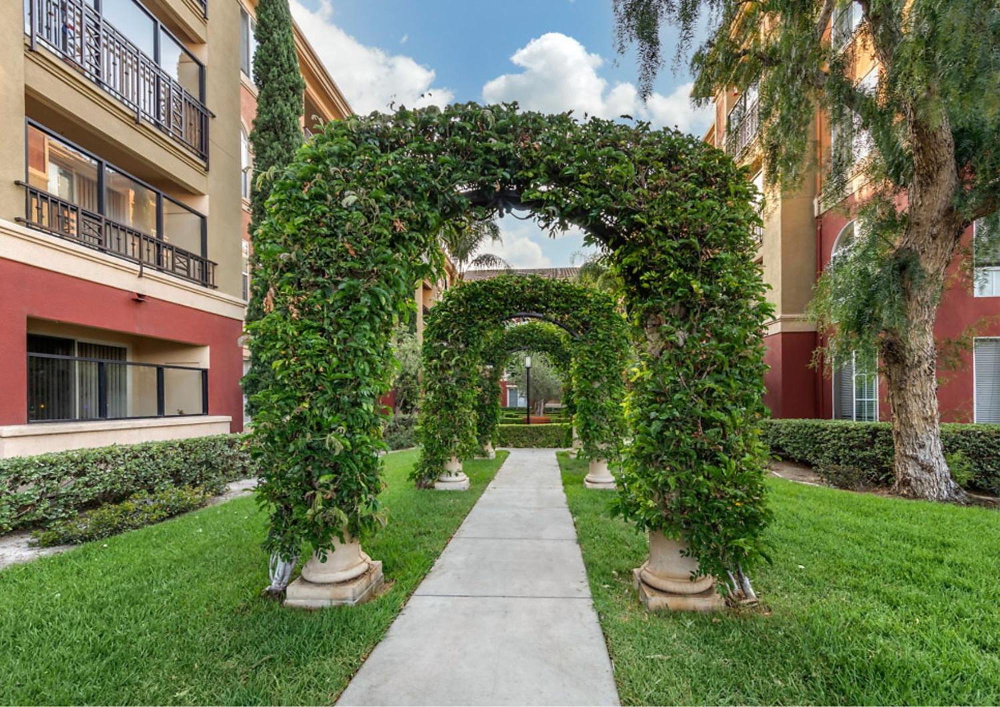 Spacious Two Bedroom Near Disneyland * Anaheim
