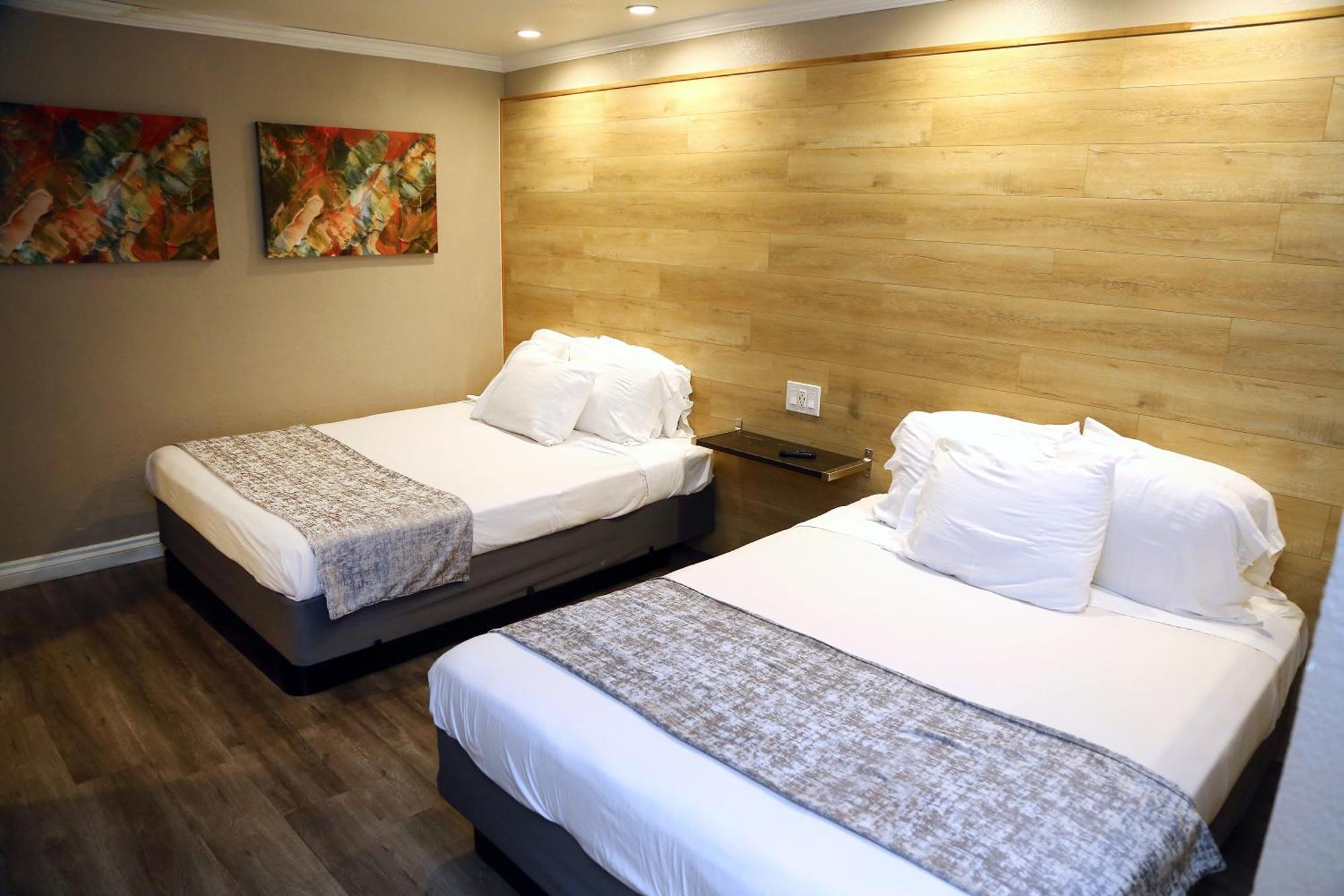 Motel Executive & 2*