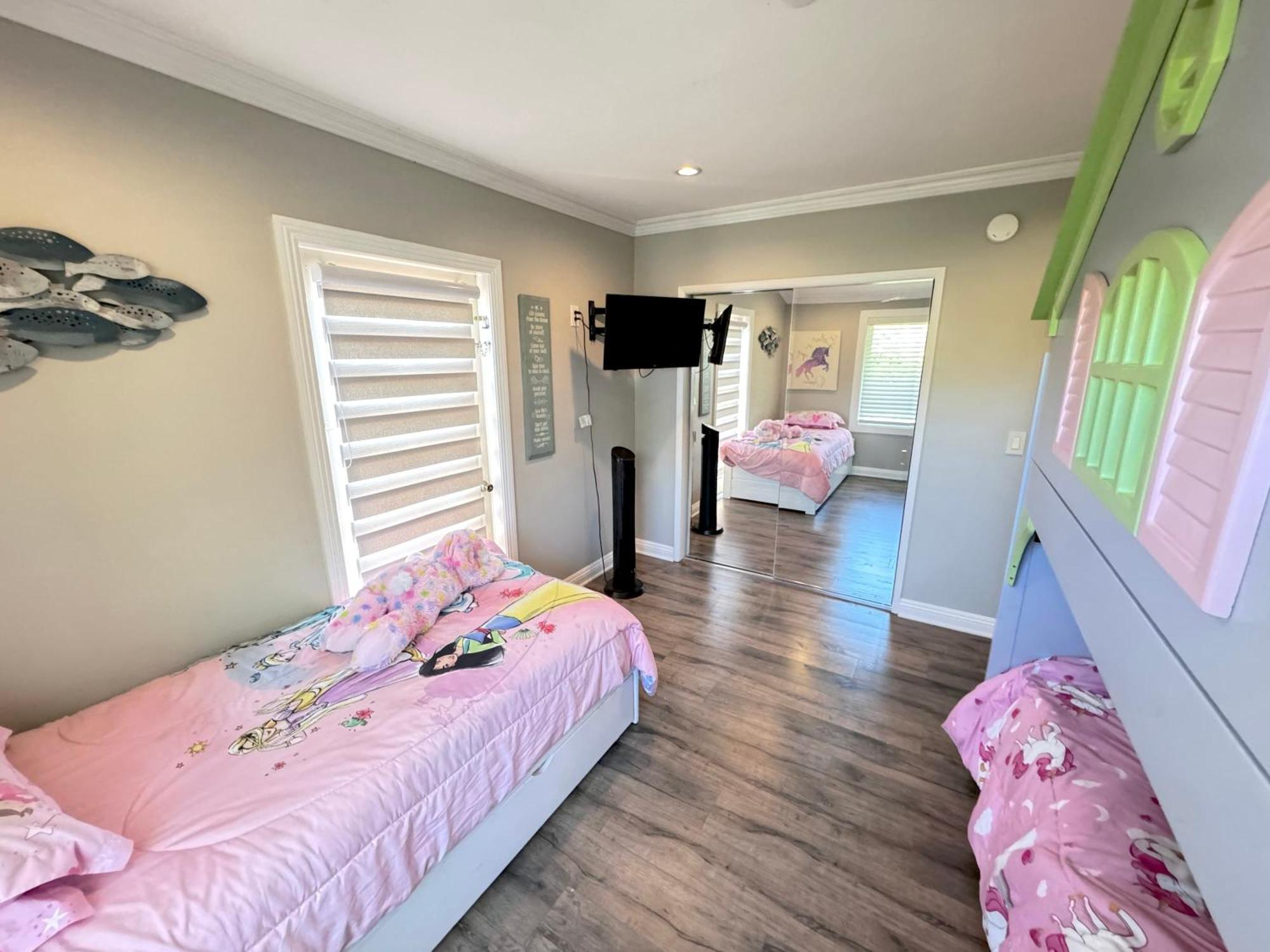 Disneyland Paradise 6 Bedroom 4 Bathroom Pool Games Villa
