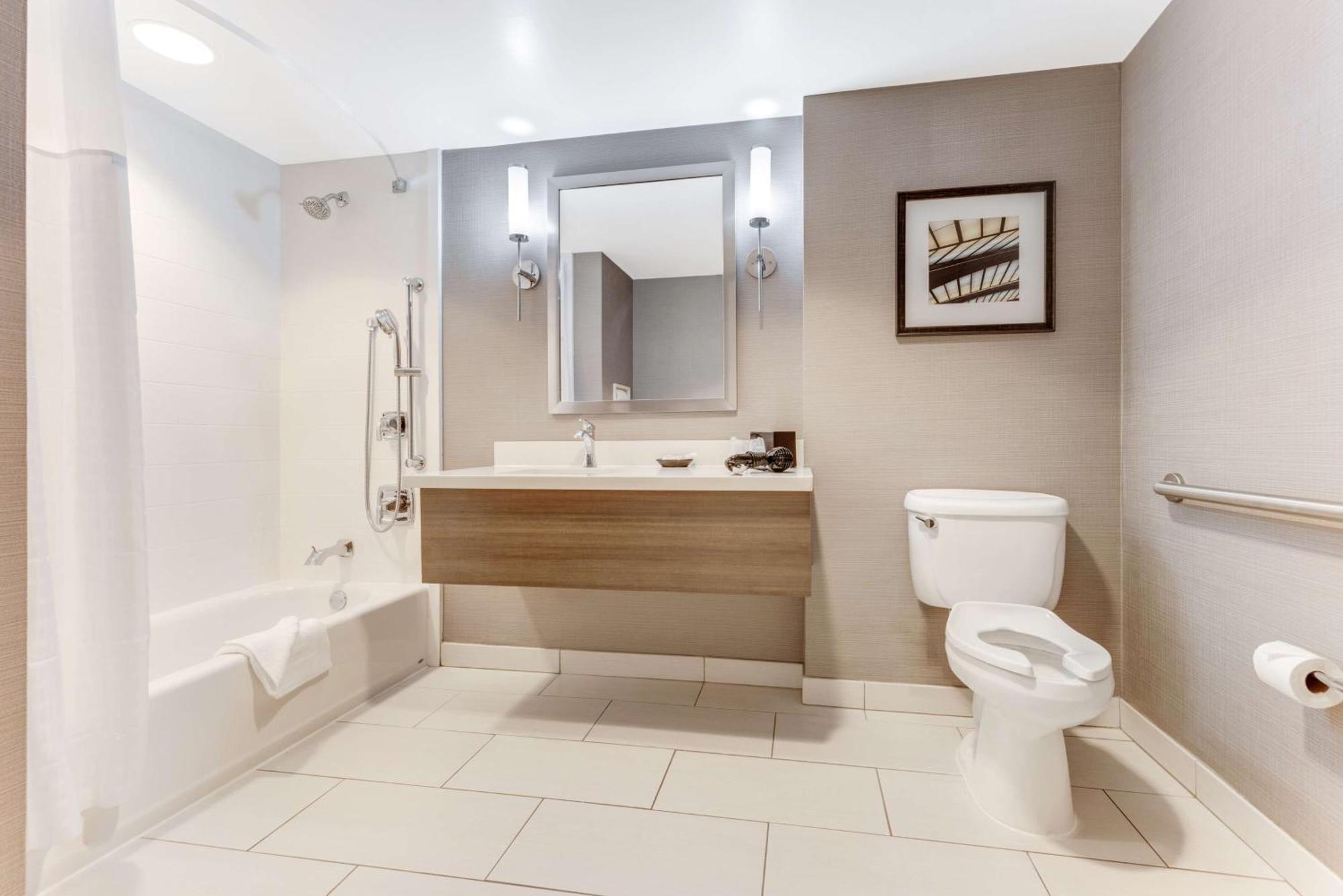 Sonesta Area Hotel 3*