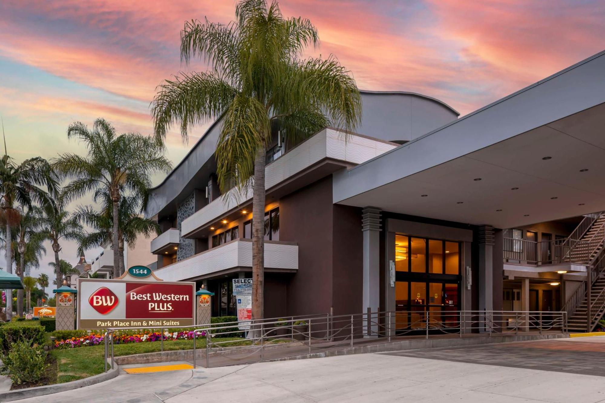 Western Park Place - Mini Hotel