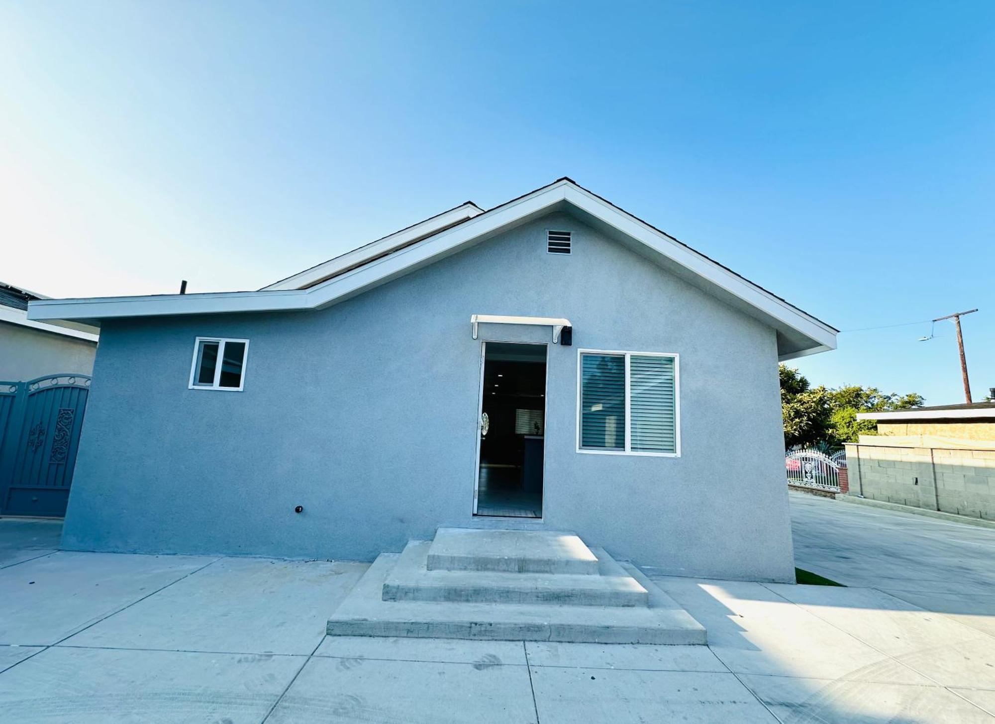 New Spacious House In Near Disneyland-knott In Without Backyard In The Same Lot Of 3 Separate Holiday home *