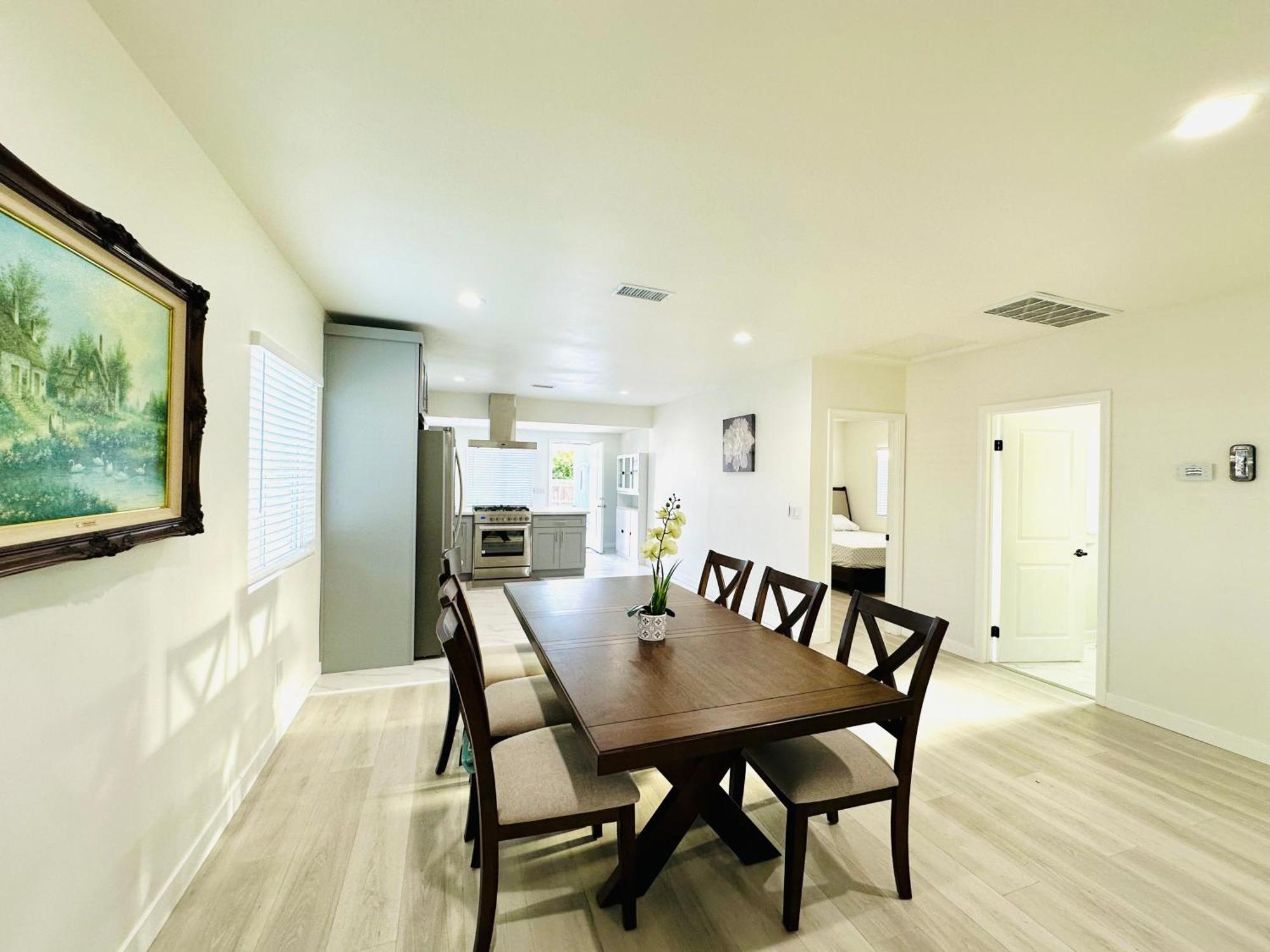 Holiday home New Spacious House In Near Disneyland-knott In Without Backyard In The Same Lot Of 3 Separate