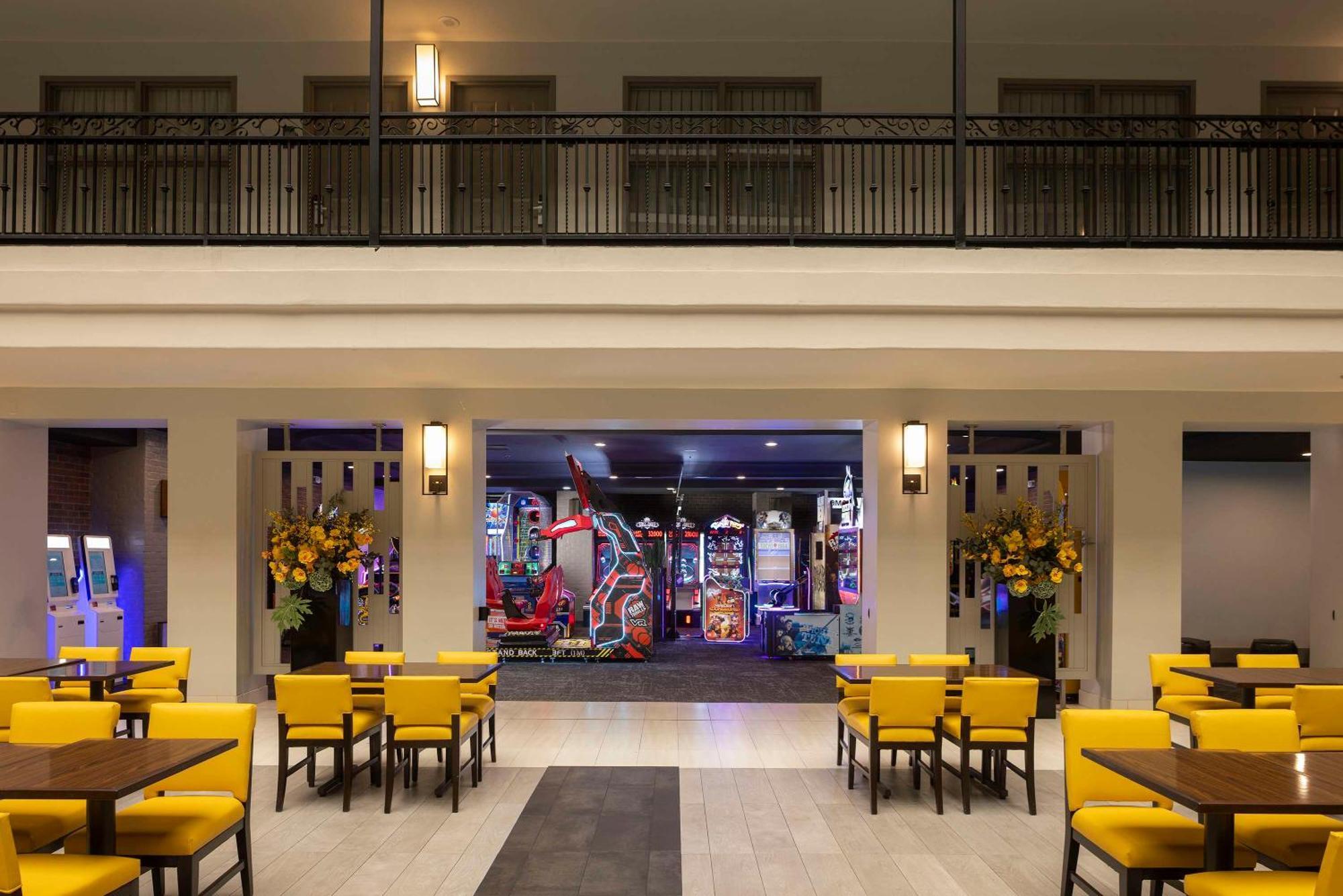 Hotel Embassy By Hilton North Anaheim
