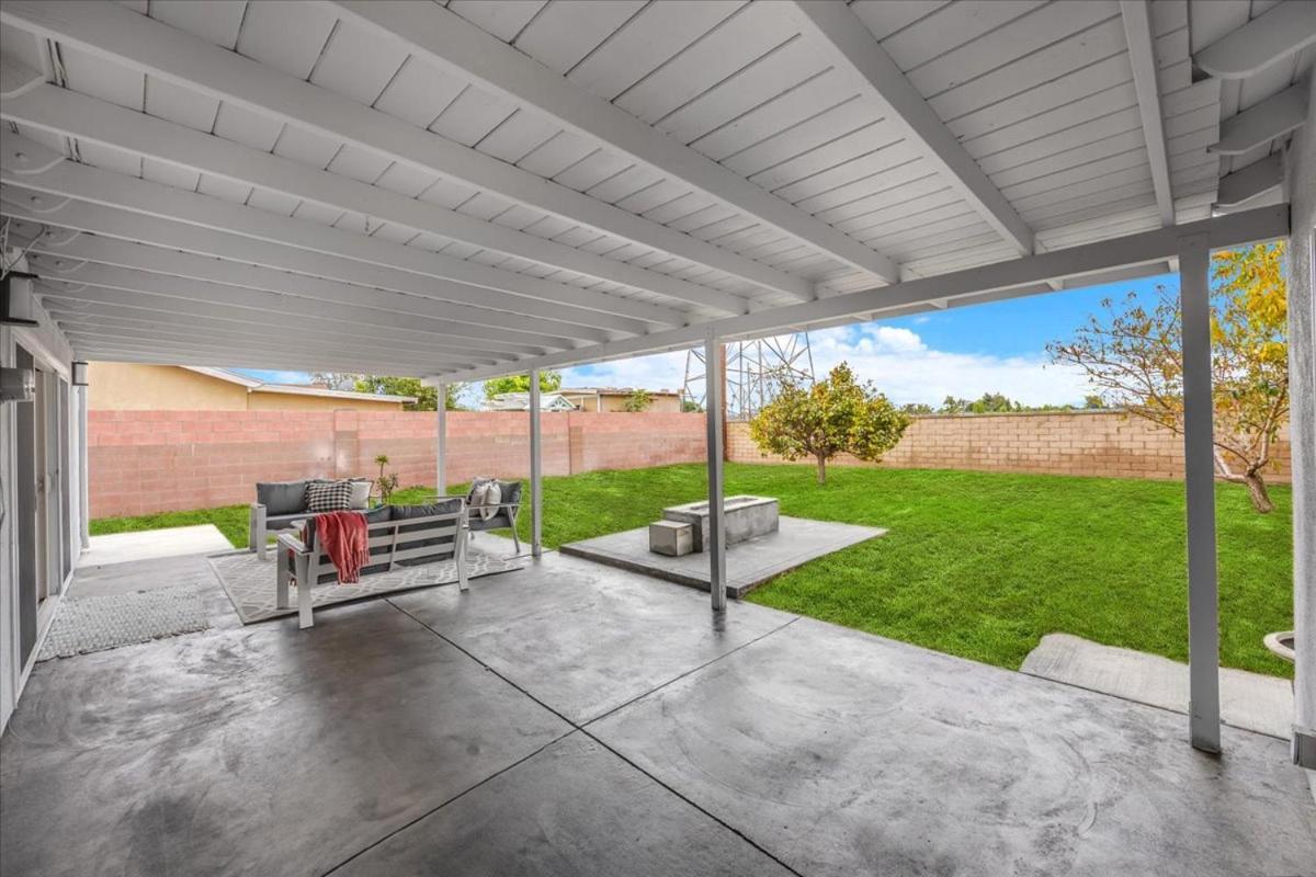 Holiday home Luxurious Newly Remodeled 4 Bedroom With Large Backyard Near Disneyland *