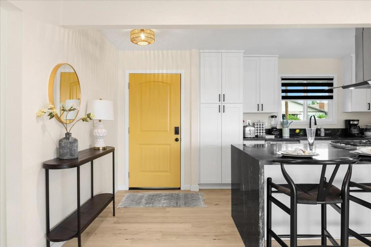 Luxurious Newly Remodeled 4 Bedroom With Large Backyard Near Disneyland Holiday home Anaheim