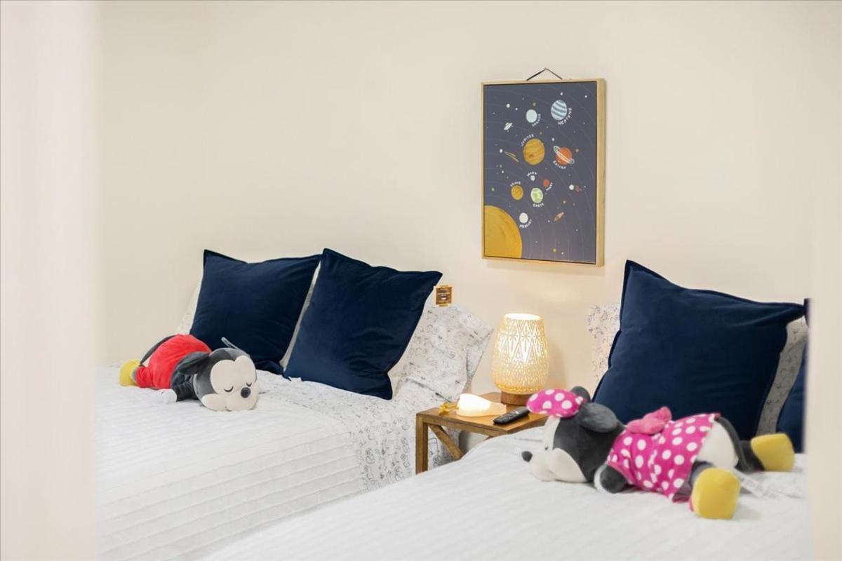 Luxurious Newly Remodeled 4 Bedroom With Large Backyard Near Disneyland Holiday home *