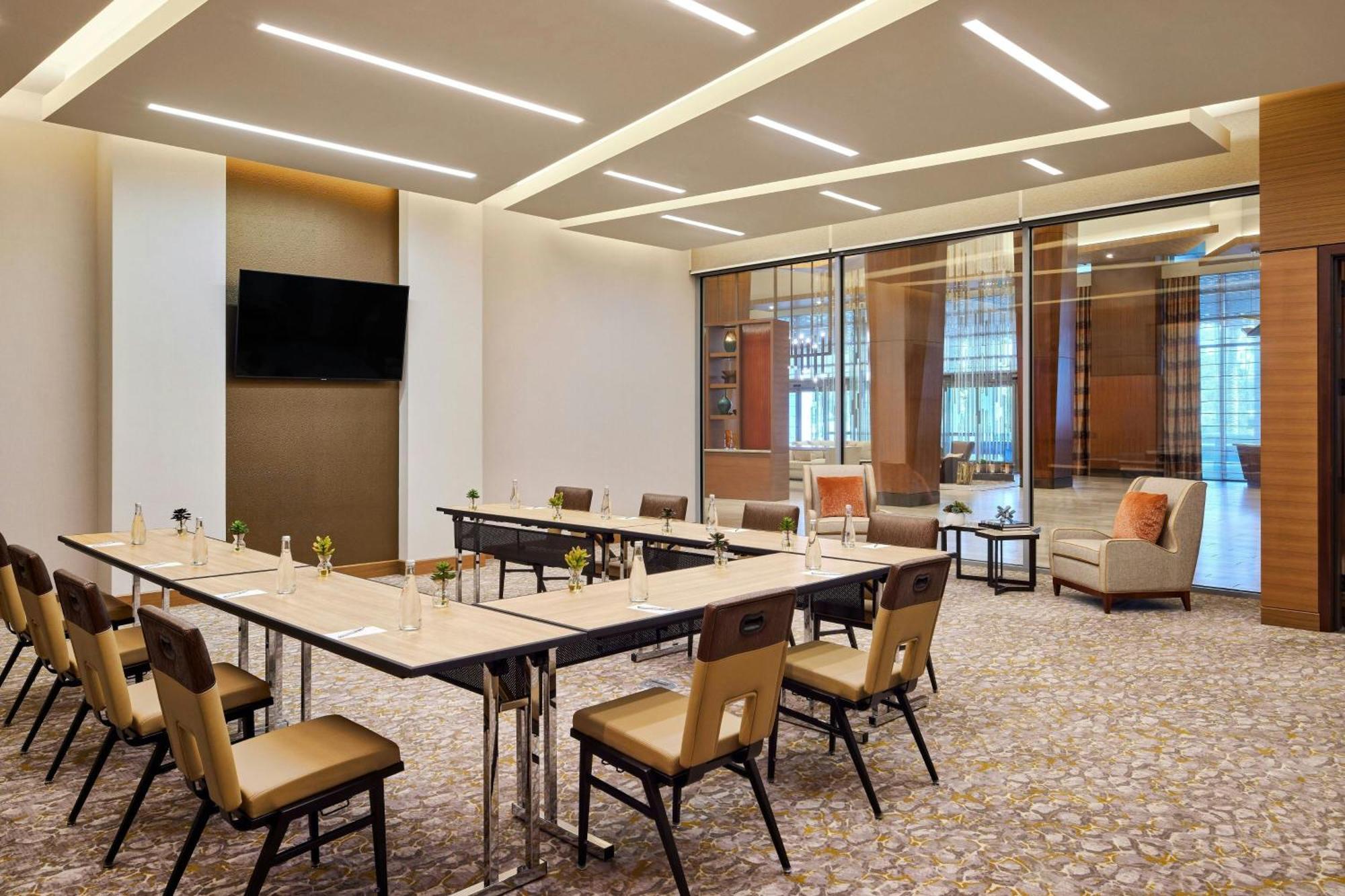 Jw Marriott, Hotel
