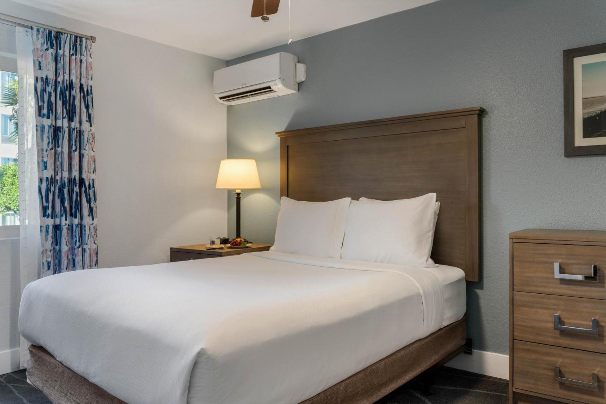 Club Wyndham Dolphin's Cove Anaheim