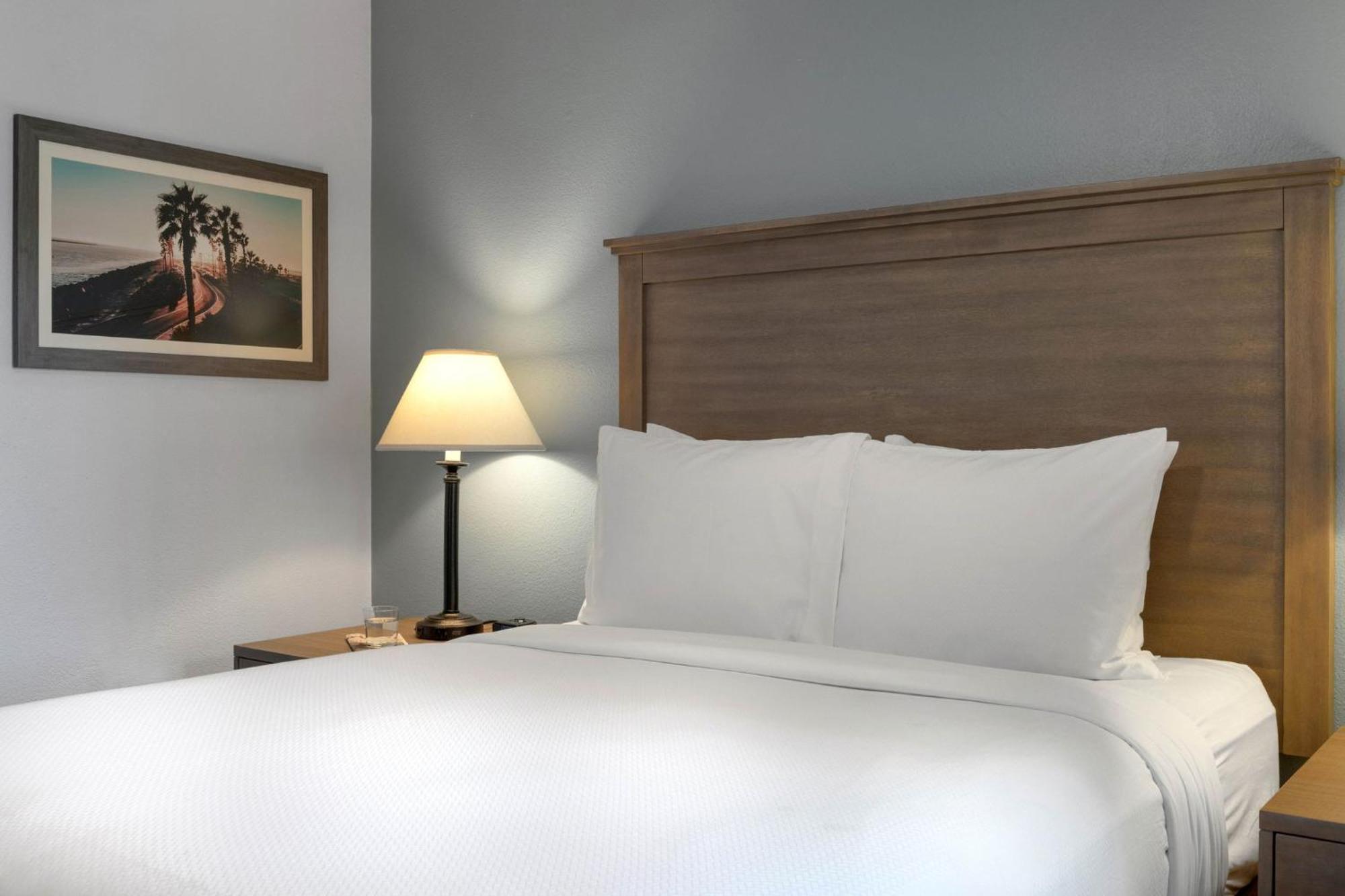 Club Wyndham Dolphin's Cove Anaheim