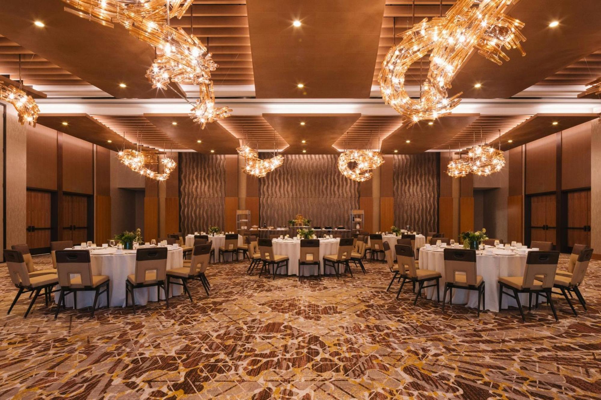 Jw Marriott, Hotel