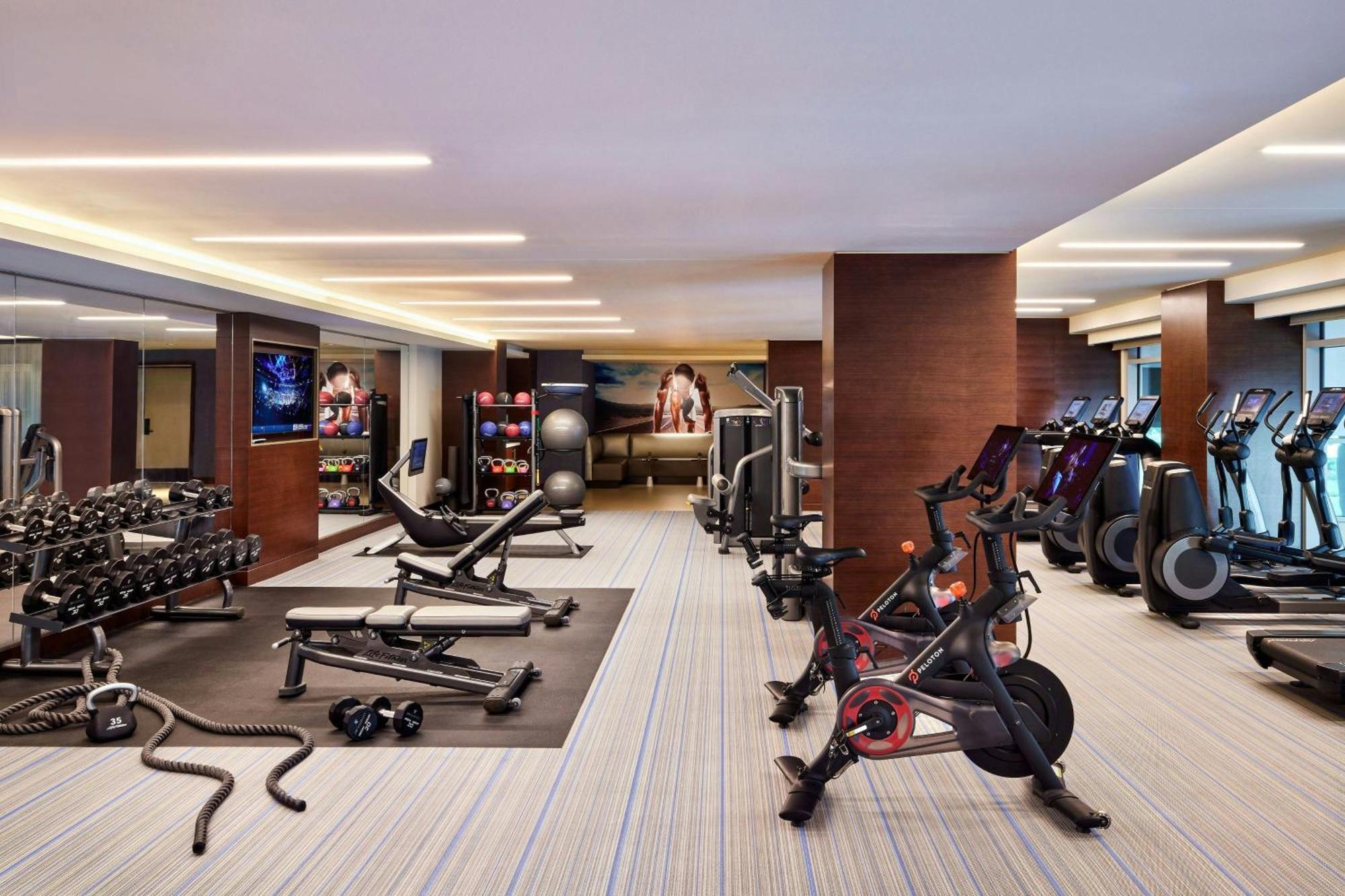 Jw Marriott, Hotel 5*