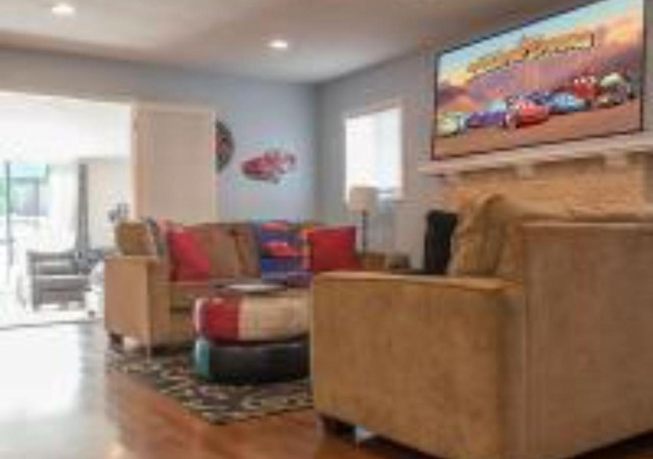 Holiday home Magicwayvillas Cars Theme Pool House - Pool&spa *